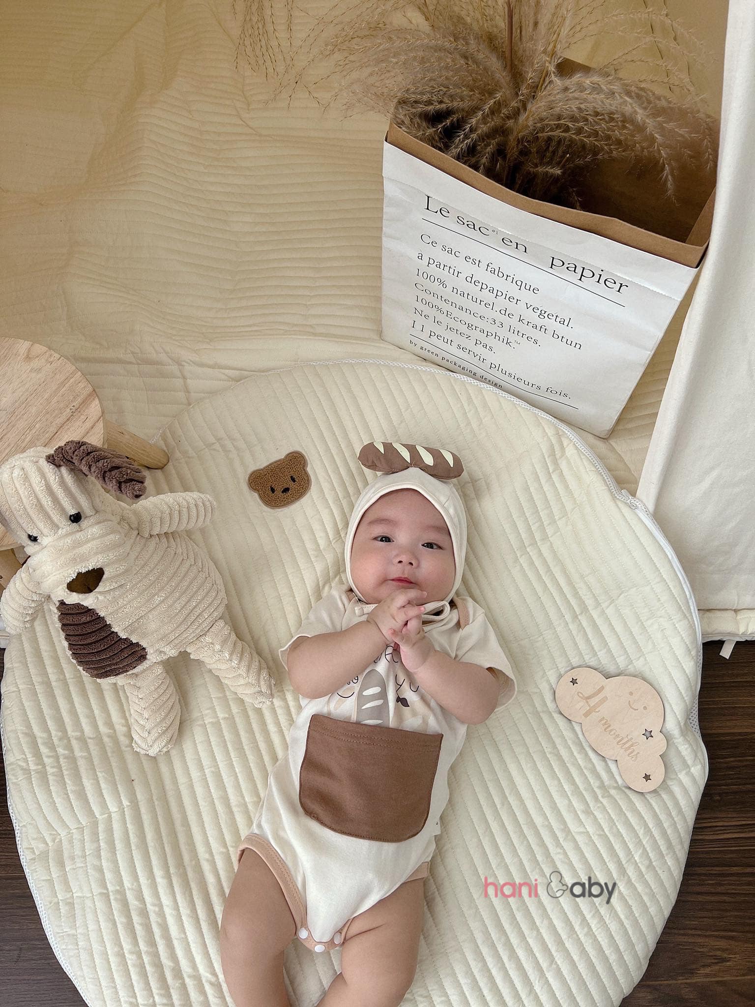 [🆕🇻🇳]  Hani Baby – Hani Baby mang đến sự trải nghiệm ấm áp tới những mẹ đang và sắp có con nhỏ 🧑‍🧒❤️️👶⭐️ Xin vía chụp ảnh đẹp của các mẹ, xuất sắc quá ạ
Em vẫn rất mê những set body kèm mũ cute phomai que này, em bé mặc cưng lắm
Hani cảm ơn mẹ & em bé  , shares-1✔️ , likes-8❤️️ , date-2024-06-01 19:24:23🇻🇳🇻🇳🇻🇳📰🆕