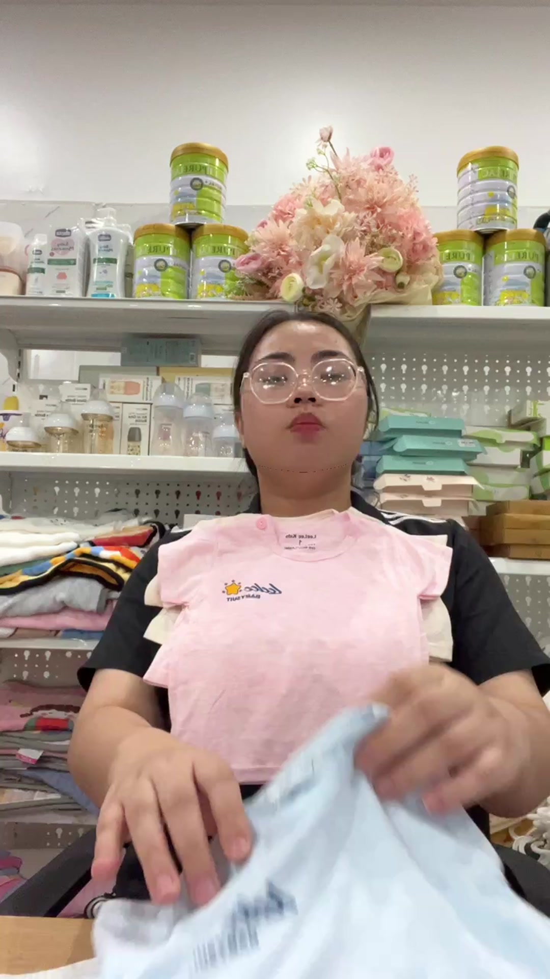 [🆕🇻🇳]  Pullkids – Sỉ lẻ Nous, Chaang, Bu, Ualarogo 🧑‍🧒❤️️👶⭐️ Hiếm khi c Dung vắng nhà. em Hiệp dọn kho xả lỗ các mẹ ơi , shares-0✔️ , likes-17❤️️ , date-2024-06-26 05:51:59🇻🇳🇻🇳🇻🇳📰🆕