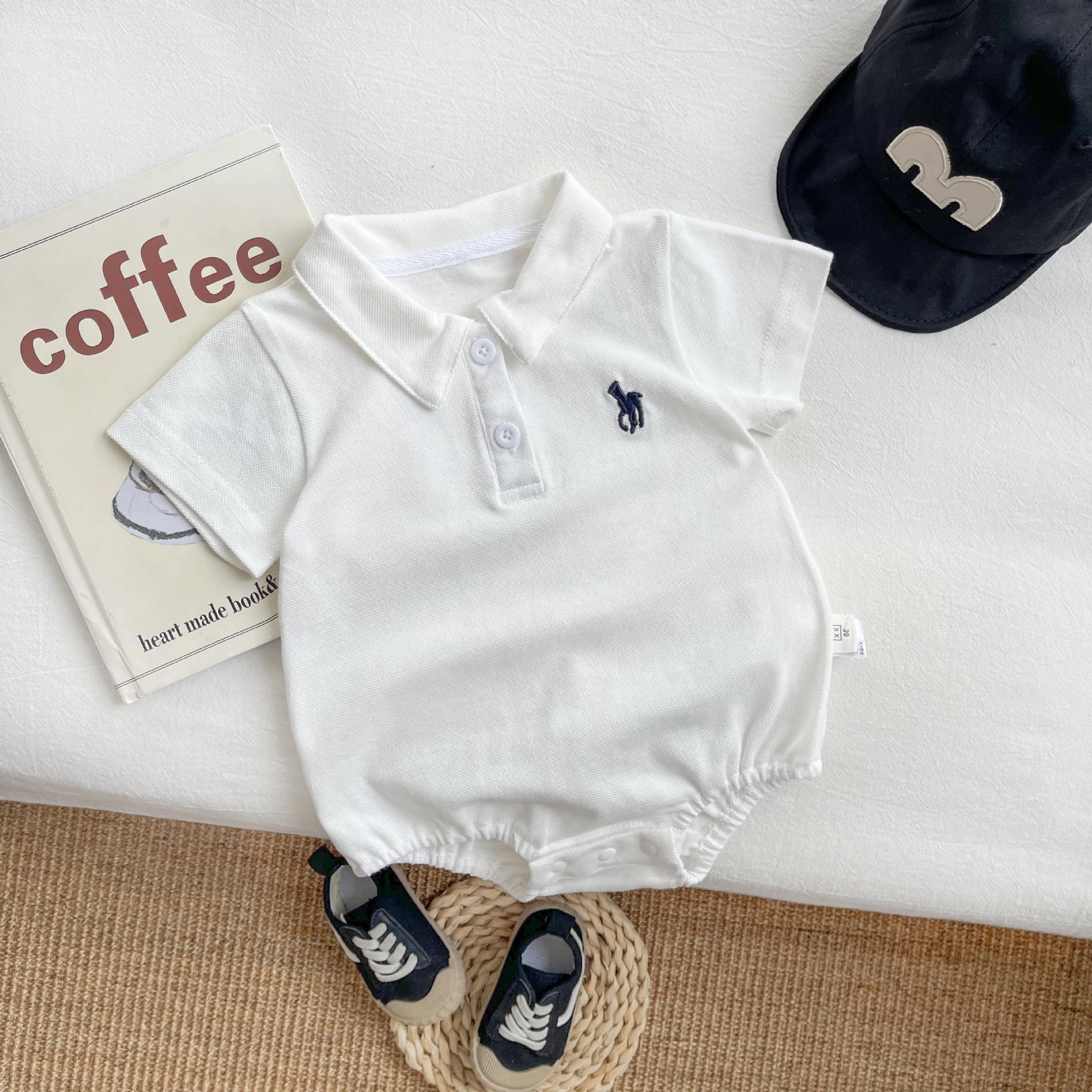 [🆕🇻🇳]  Hello Bébe ▪️ Shop chuyên order Quảng Châu 🧑‍🧒❤️️👶⭐️ Suit polo ngựa thêu back lại hàng và ra thêm bản body cho bé ạ  viêm màng ví với cái hãng này quáaaa
, shares-0✔️ , likes-1❤️️ , date-2024-06-11 14:02:13🇻🇳🇻🇳🇻🇳📰🆕
