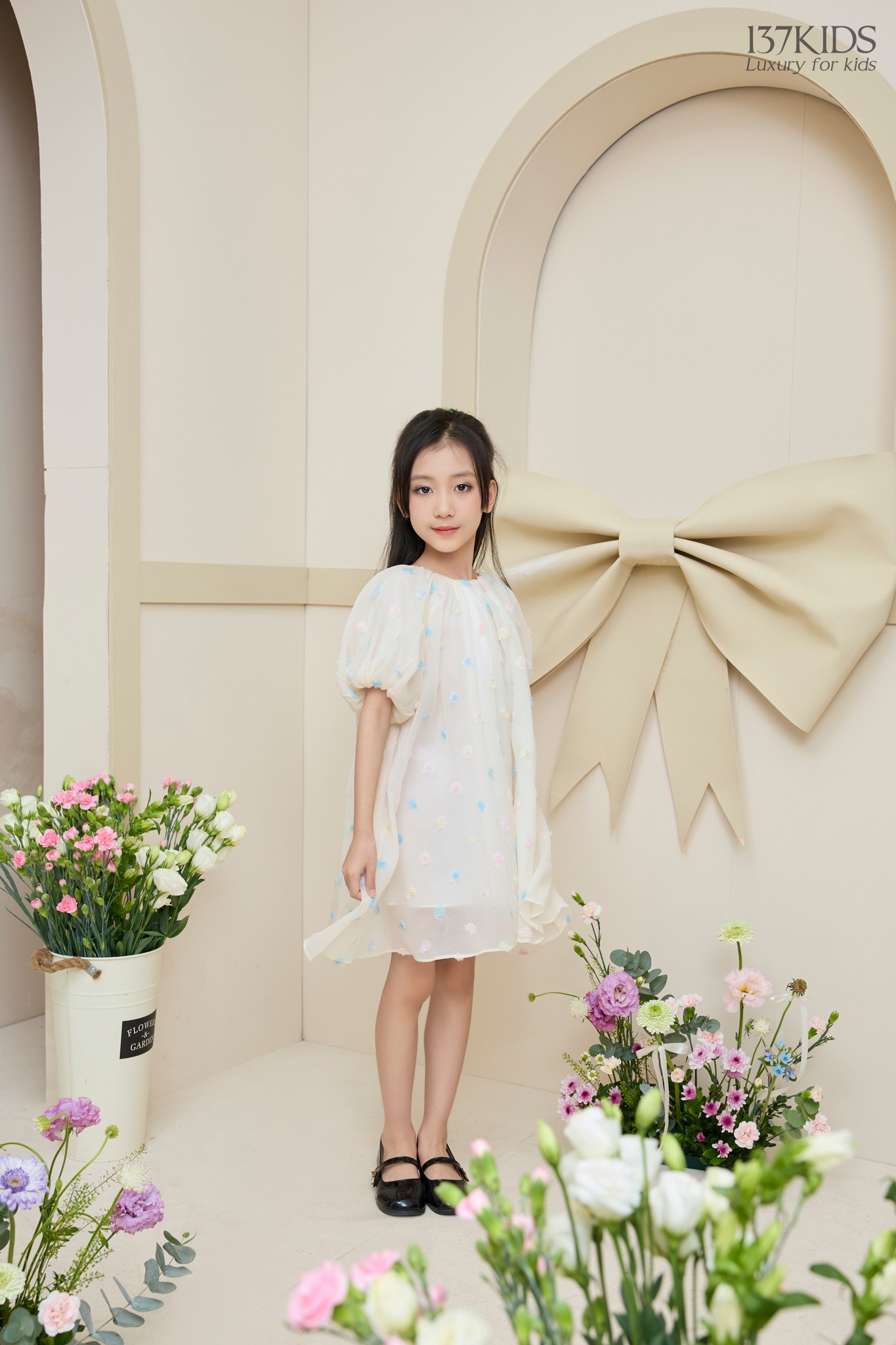 [🆕🇻🇳] 137 KIDS – HỆ THỐNG KIDS DỊCH VỤ TỐT NHẤT 🧑‍🧒❤️️👶⭐️ 𝑫𝑶𝑻𝑻𝑰 𝑫𝑶𝑻 𝑫𝑹𝑬𝑺𝑺 là sự hiện diện của cô nàng nữ tính , dịu dàng vô cùng xinh đẹp
Mẫu váy được thiết kế với chất liệu linen dập 3D đính kết hoa nổi trên bề m , shares-0✔️ , likes-4❤️️ , date-2024-06-09 03:00:19🇻🇳🇻🇳🇻🇳📰🆕