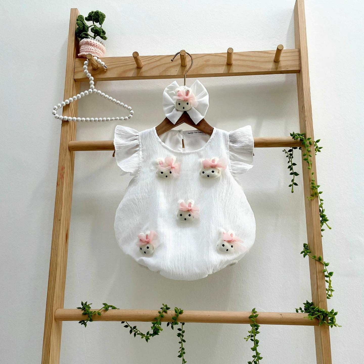 [🆕🇻🇳] SUSU SHOP- Váy đầm thiết kế cho bé gái 🧑‍🧒❤️️👶⭐️ Body thỏ trắng cánh tiên cưng xỉu, đẹp u mê không lối thoát. Hàng được lên cầu kỳ 2 lớp từ tơ nhún siêu mềm với lớp lót bên trong. Thỏ được may đính từng c , shares-0✔️ , likes-4❤️️ , date-2024-06-12 12:49:05🇻🇳🇻🇳🇻🇳📰🆕