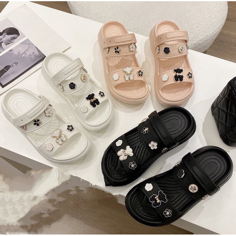 [🆕🇻🇳] Hello Kids – Hàng xuất xịn cho bé 😎❤️️⭐️
Em còn đúng sz 40-41( chiều dài chân khoảng 23-23.5cm) sale #95k ạ. Sục lỗ gắn Ticker siêu hot cho bé. Mẹ thì nhiều rồi chứ sục cho bé hot trend thế này  , shares-0✔️ , likes-12❤️️ , date-2024-06-10 21:01:57🇻🇳🇻🇳🇻🇳📰🆕