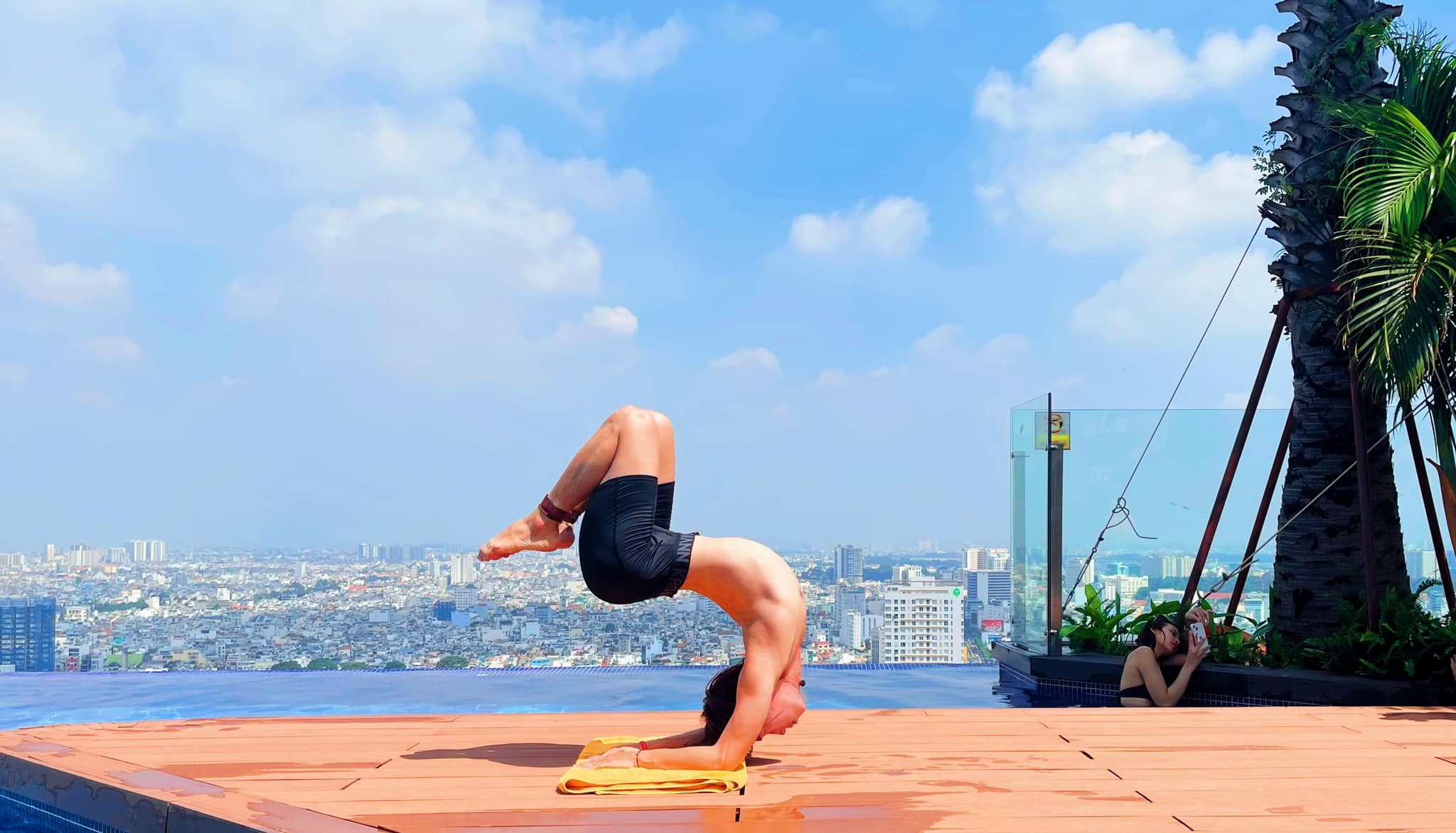 [🆕🇻🇳] HLV Victor Hoàng – KIỆN TƯỚNG YOGA VIETNAM – NAM THẦN YOGA 🧘 Top1Yoga 🧘 Ta lưu lạc giữa thế gian tươi đẹp
 Gặp được nhau thôi cũng là một phép màu… Ps: Hà Nội saoo nóngggg nóngggg  Quá điiiii 
 Lập  , shares-0✔️ , likes-239❤️️ , date-2024-06-12 20:07:23🇻🇳🇻🇳🇻🇳📰🆕