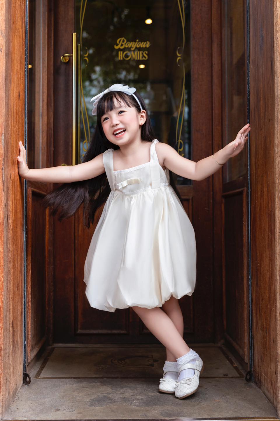 [🆕🇻🇳] HEHEHIHI – Cửa hàng nhỏ bán quần áo 🧑‍🧒❤️️👶⭐️ 𝐌𝐮̀𝐚 𝐡𝐞̀ 𝐦𝐚̣̆𝐜 đ𝐚̂̀𝐦 𝐭𝐫𝐚̆́𝐧𝐠 𝐥𝐚̀ 𝐜𝐡𝐮𝐚̂̉𝐧 𝐛𝐚̀𝐢 đ𝐨́ 𝐧𝐡𝐚 𝐜𝐚́𝐜 𝐦𝐞̣ 𝐮𝐢  Chiếc đầm gam màu trắng có thiết kế tối giản nhưng mặc lên thì siêu siêu xinh lun ạ .
, shares-0✔️ , likes-18❤️️ , date-2024-06-23 03:30:41🇻🇳🇻🇳🇻🇳📰🆕