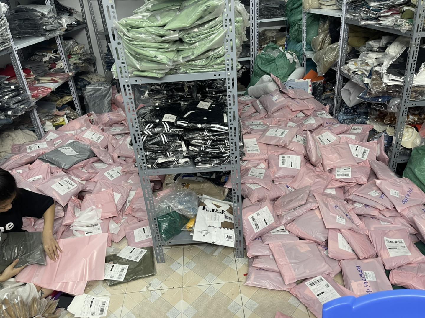 [🆕🇻🇳] Gạo Baby – Chuyên QC Cho Bé 🧑‍🧒❤️️👶⭐️ Hàng xả tui up ở đây nè  cuối vụ lẻ tẻ quá xả bằng sạch,giá như tặng 1k-10k-49k—99k có luôn bộ đẹp
(•) để S.Ă.N SALE thành công không sót mã nào nha mn
, shares-1✔️ , likes-138❤️️ , date-2024-06-23 14:49:24🇻🇳🇻🇳🇻🇳📰🆕