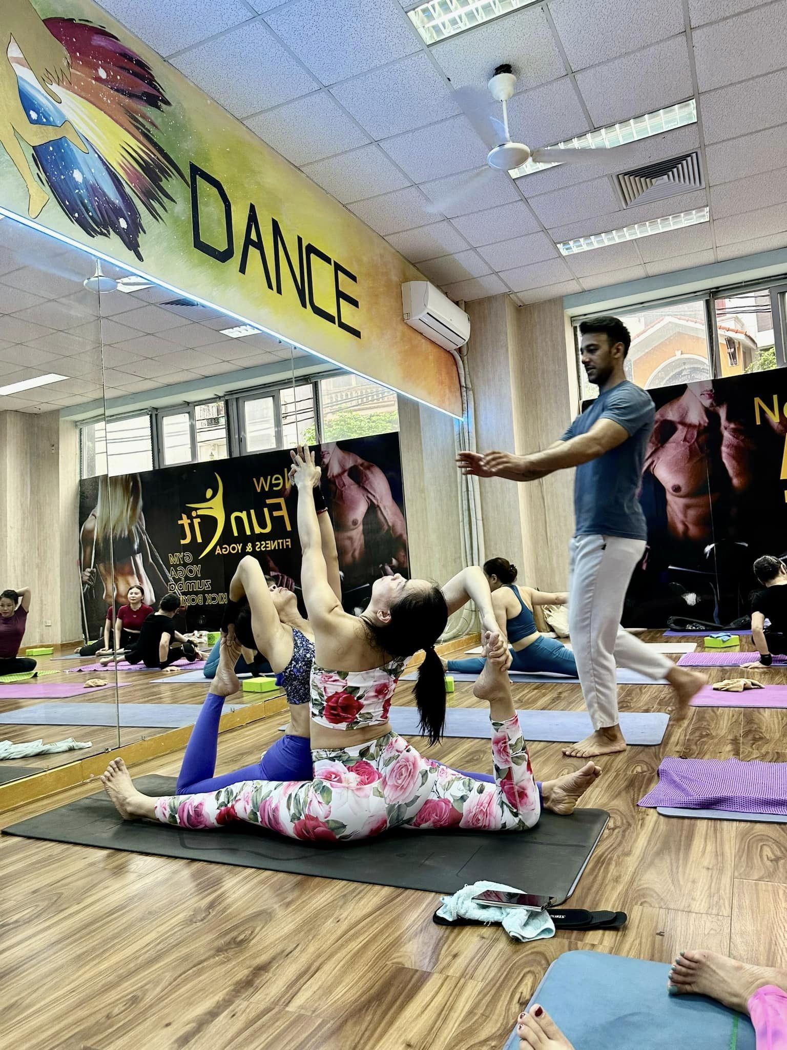 [🆕🇻🇳] FunFit Fitness & Yoga Center 🧘 Top1Yoga 🤸🏻‍♀️ Trên đời này có 2 loại ánh sáng rực rỡ nhất. 
 1 là ánh sáng mặt trời
 2 là dáng vẻ nỗ lực của bạn
 Hãy cố gắng, vì một ngày nào đó, bạn sẽ là giấc mơ của  , shares-0✔️ , likes-14❤️️ , date-2024-06-20 13:48:18🇻🇳🇻🇳🇻🇳📰🆕