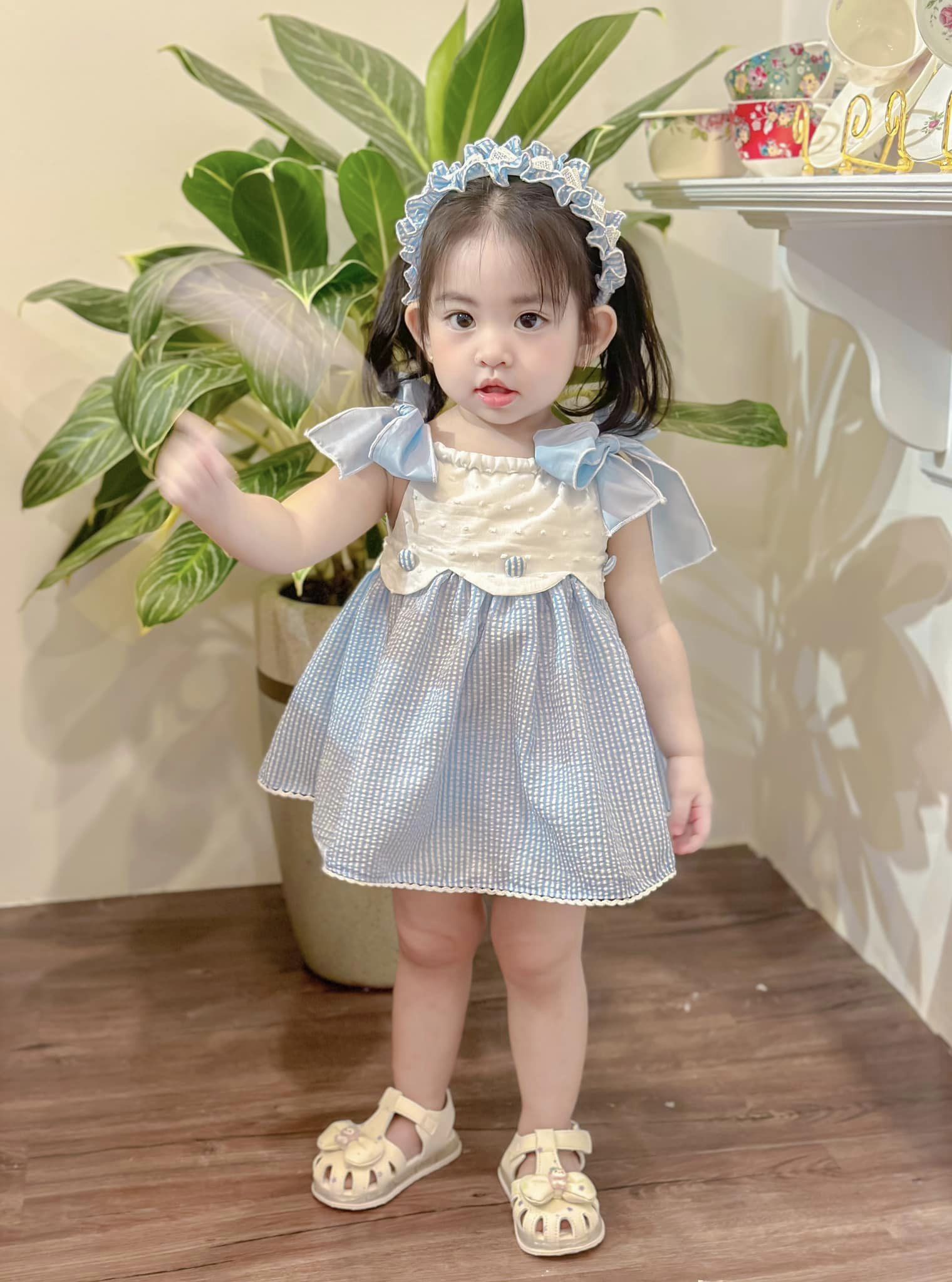 [🆕🇻🇳]  BB design – Chuyên đồ thiết kế dành cho mẹ và công chúa nhỏ 🧑‍🧒❤️️👶⭐️ 𝓥𝓪̂𝓷 𝓛𝓪𝓶
Nhà e lên set mới lạ mắt, form bồng nhẹ siêu cưng. Set đồ ứng dụng được nhiều, bé đi học đi chơi đều thoải mái.𝓥𝓪̂𝓷 𝓛𝓪𝓶: 185k – cài 60k
Chất l , shares-7✔️ , likes-101❤️️ , date-2024-06-22 23:28:19🇻🇳🇻🇳🇻🇳📰🆕