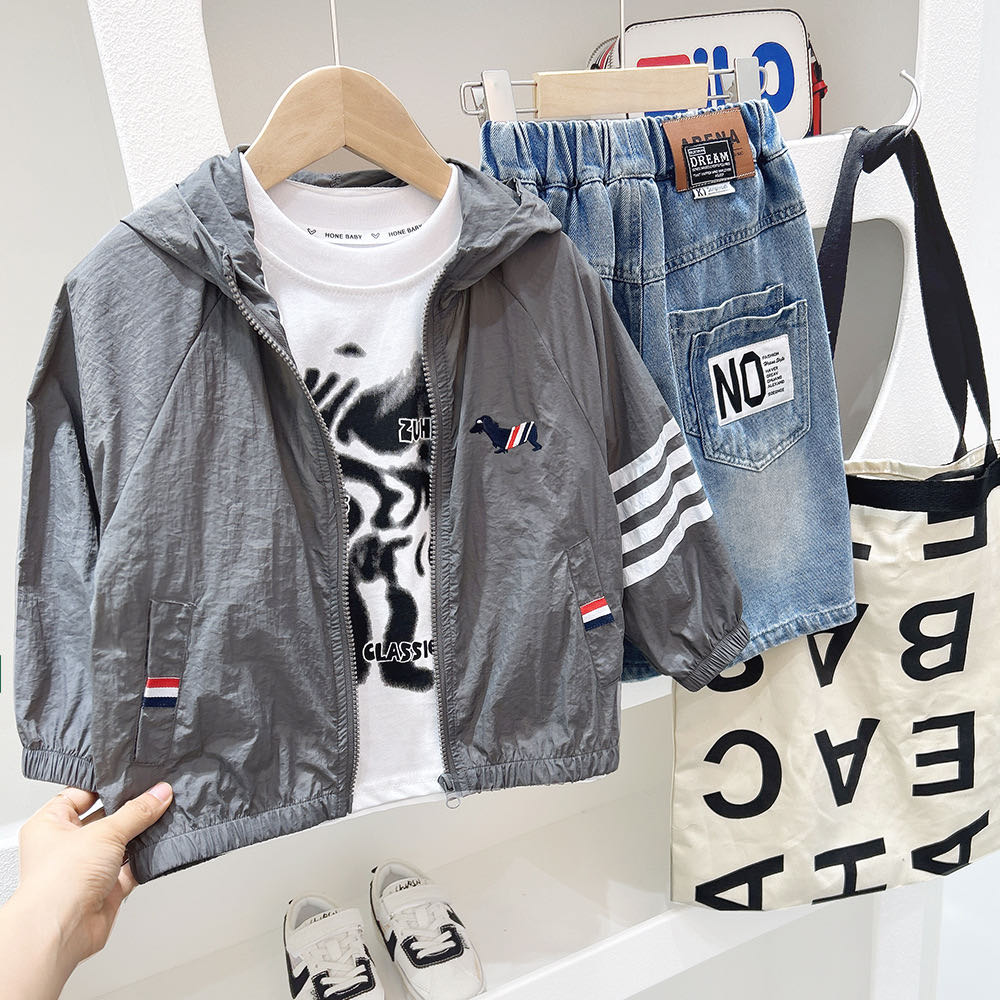 [🆕🇻🇳]  Babynista – Cung cấp quần áo trẻ em xuất khẩu, Cambodia,Thailan, Nhật.. 🧑‍🧒❤️️👶⭐️ Áo khoác gió mỏng 1 lớp cho bé trai !!!Phối đồ siêu ngầu luôn ạ  !!!Size 100 – 150 [hết size 120]*Bảng size tham khảo :
100 [13-16kg]
110 [16-18kg]
1 , shares-0✔️ , likes-2❤️️ , date-2024-06-23 19:35:37🇻🇳🇻🇳🇻🇳📰🆕