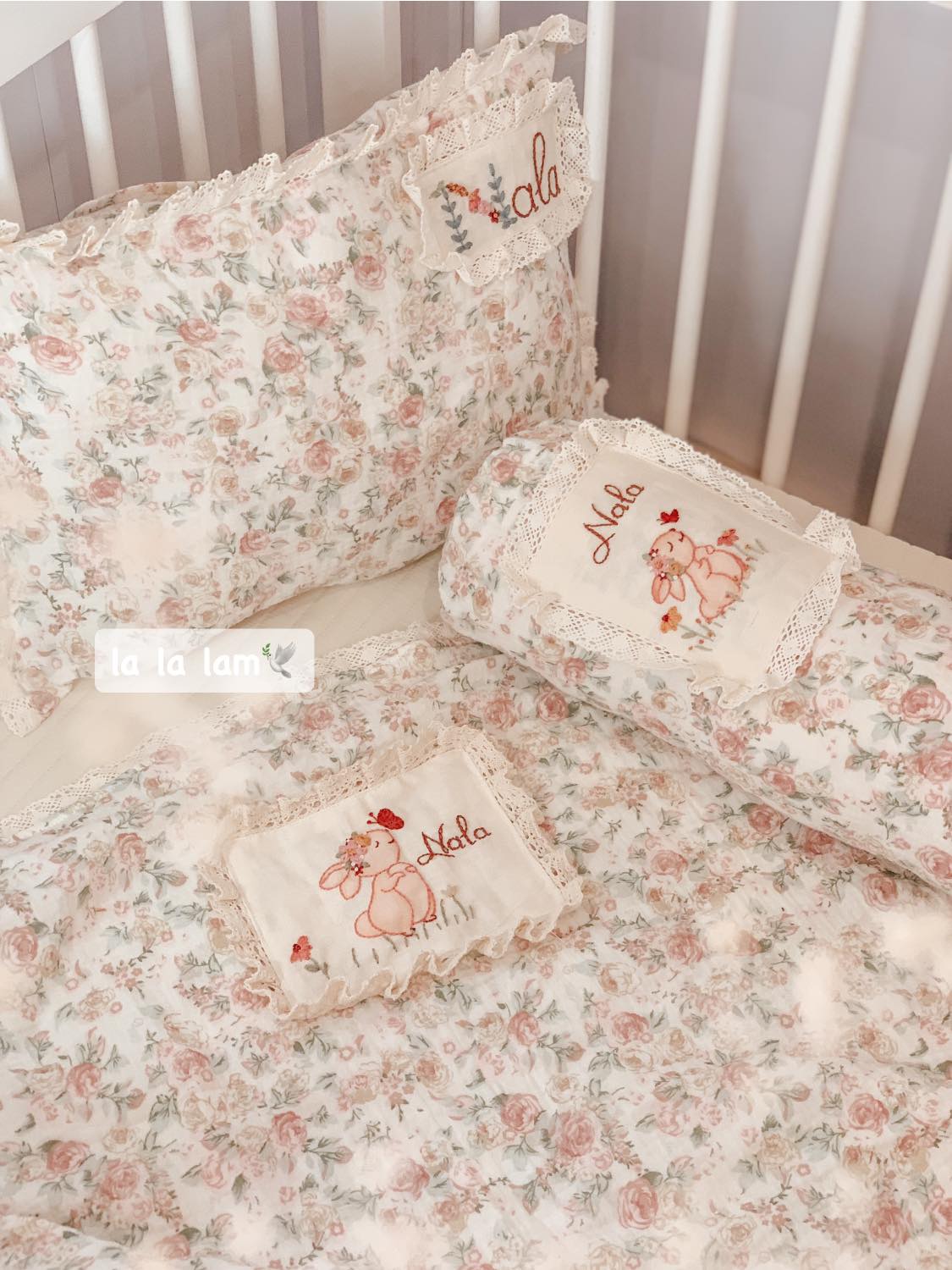 [🆕🇻🇳] 𝗹𝗮 𝗹𝗮 𝗹𝗮𝗺 – chuyên làm đồ thủ công cho mẹ và bé, cover hàng thủ công UK, US…. Và làm đồ thủ công theo yêu cầu 🧑‍🧒❤️️👶⭐️ Những set chăn lam trả khách
—-
Một số thông tin lam gửi tới bạn
Chất Liệu:
Xô muslin 4 lớp. Chất liệu sợi bông 100% thiên nhiên, mềm mại. Với khả năn , shares-7✔️ , likes-13❤️️ , date-2024-06-27 16:30:54🇻🇳🇻🇳🇻🇳📰🆕