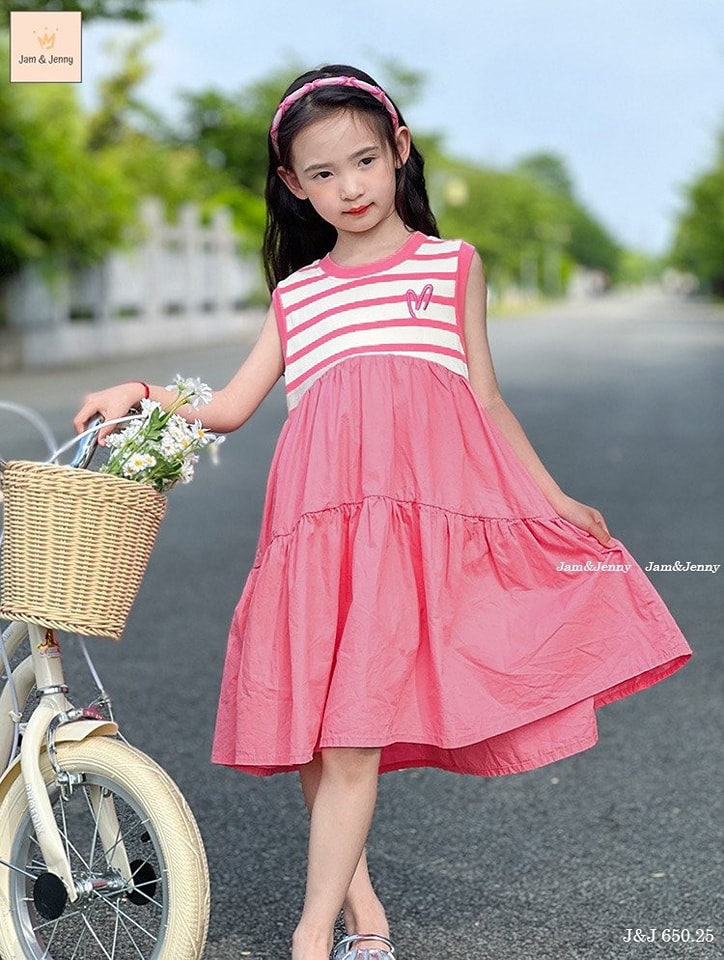 [🆕🇻🇳] Kiddie Kiddo – Thời trang trẻ em cao cấp 🧑‍🧒❤️️👶⭐️ Đầm 3 tầng xinh xinh màu hồng đào – dễ mặc cực – bé nào mặc cũng đẹp hết.
Kiểu này mặc mát dễ chịu vô cùng
Giá quá xinh cho 1 chiếc đầm xịn ạ
– Size: 2/ , shares-0✔️ , likes-11❤️️ , date-2024-06-30 17:07:07🇻🇳🇻🇳🇻🇳📰🆕