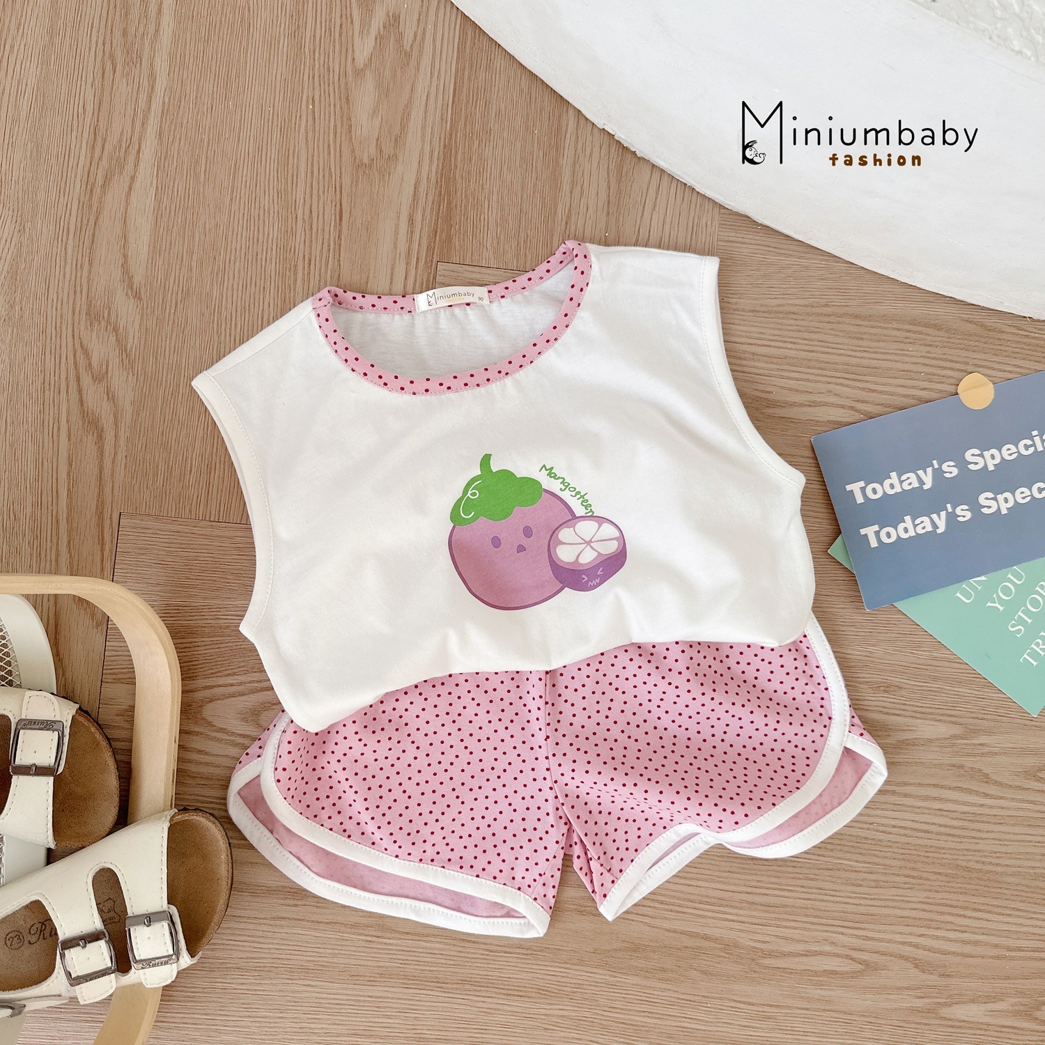 [🆕🇻🇳]  MiniumBaby – thương hiệu thời trang thiết kế chất lượng cao dành cho trẻ em 🧑‍🧒❤️️👶⭐️ 𝐂𝐡𝐚̆̉𝐧𝐠 𝐩𝐡𝐚̉𝐢 𝐧𝐚̆́𝐧𝐠 𝐧𝐡𝐮̛𝐧𝐠 𝐞𝐦 𝐯𝐚̂̃𝐧 𝐭𝐨̉𝐚 𝐬𝐚́𝐧𝐠
Minium mang tới cho mom thêm những lựa chọn mát mẻ, thoải mái với bộ ba lỗ. Cùng sắc màu nổi với chất liệu  , shares-0✔️ , likes-8❤️️ , date-2024-06-28 16:15:06🇻🇳🇻🇳🇻🇳📰🆕