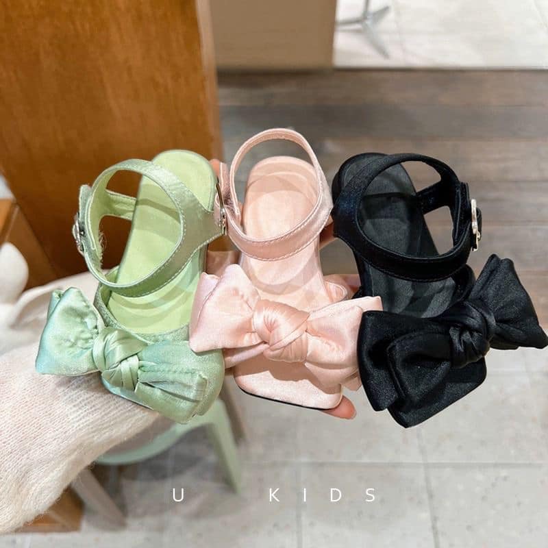 [🆕🇻🇳]  Mây Gió Closet Kids – Quần áo ,phụ kiện,giày dép cho em bé 🧑‍🧒❤️️👶⭐️ Ẻm cưng xỉu #265k
Size 22-30 ạ
, shares-0✔️ , likes-18❤️️ , date-2024-06-29 12:23:53🇻🇳🇻🇳🇻🇳📰🆕