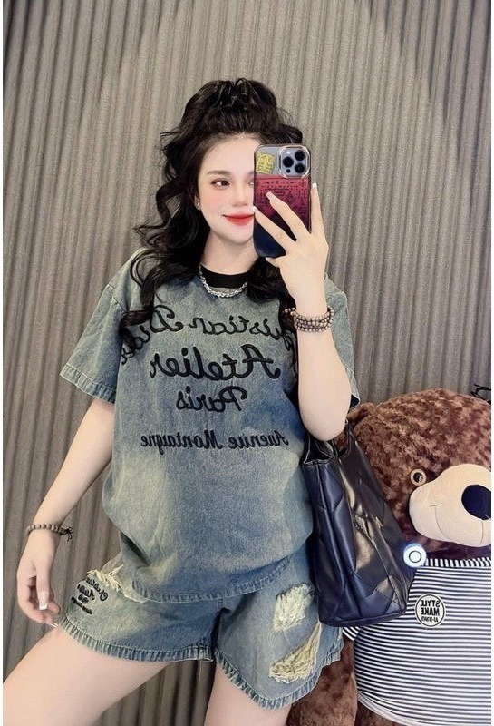 [🆕🇻🇳]  T&T Kids – Thay Ba Mẹ Mang Yêu Thương Đến Các Bé 🧑‍🧒❤️️👶⭐️ Set bộ đùi jean áo thêu chữ quần short rách
Giá chỉ #250kkkk
– Màu sắc: Xanh
– Kiểu dáng: áo tay con form rộng
– Chi tiết: thêu chữ
– Size:  Free size (4 , shares-0✔️ , likes-0❤️️ , date-2024-07-04 13:06:55🇻🇳🇻🇳🇻🇳📰🆕