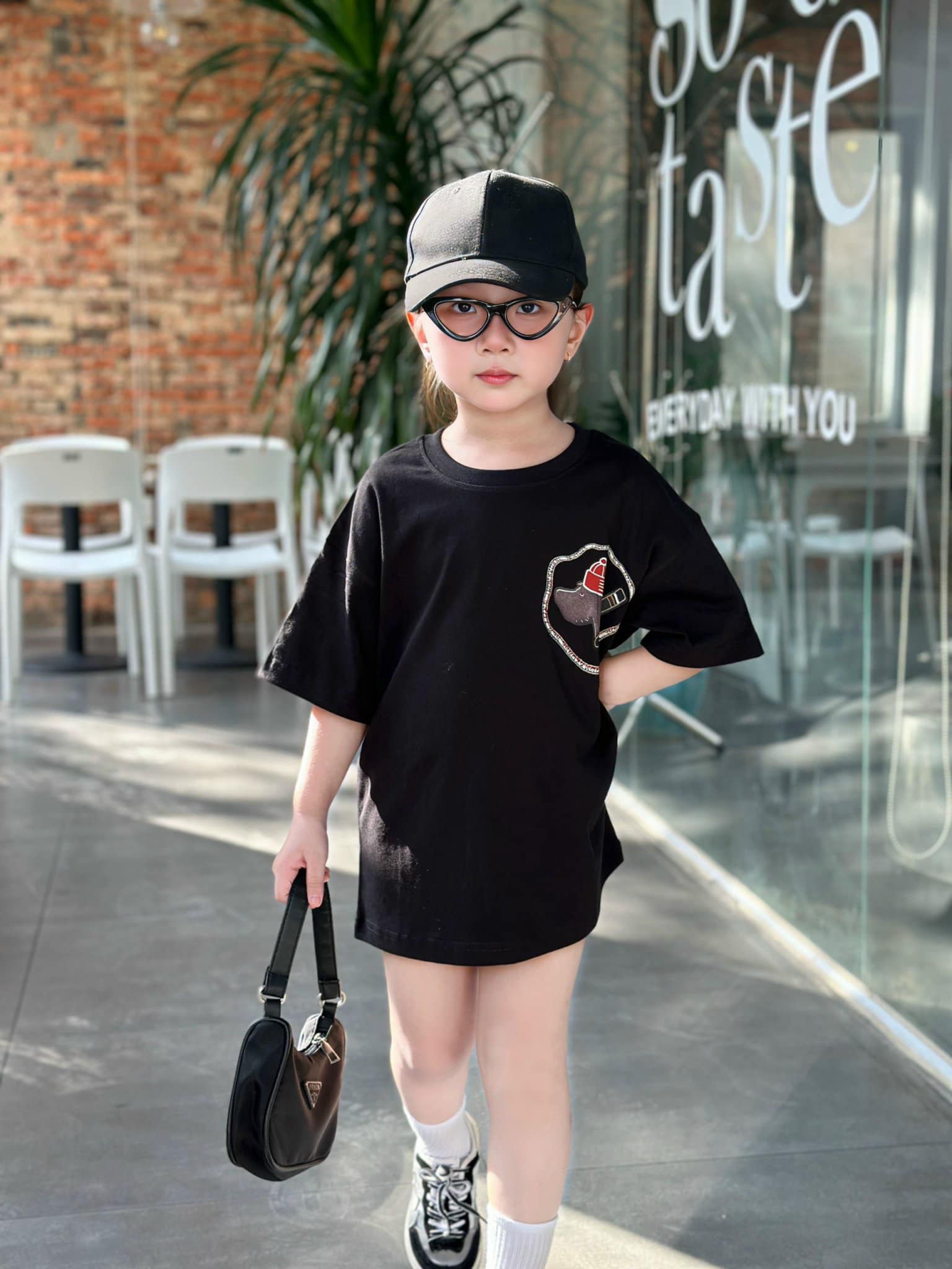[🆕🇻🇳] Giang Kids- thời trang cao cấp cho bé 🧑‍🧒❤️️👶⭐️ THOM HOT HIT! HÀNG SẴN SHIP NGAY!
Mẹ có bé cũng phải theo trend! 1 chiếc áo mà làm vừa lòng cả bé trai lẫn bé gái!Hàng ĐỘC QUYỀN CHỈ NHÀ EM CÓ!
E về f , shares-0✔️ , likes-18❤️️ , date-2024-07-01 21:39:49🇻🇳🇻🇳🇻🇳📰🆕