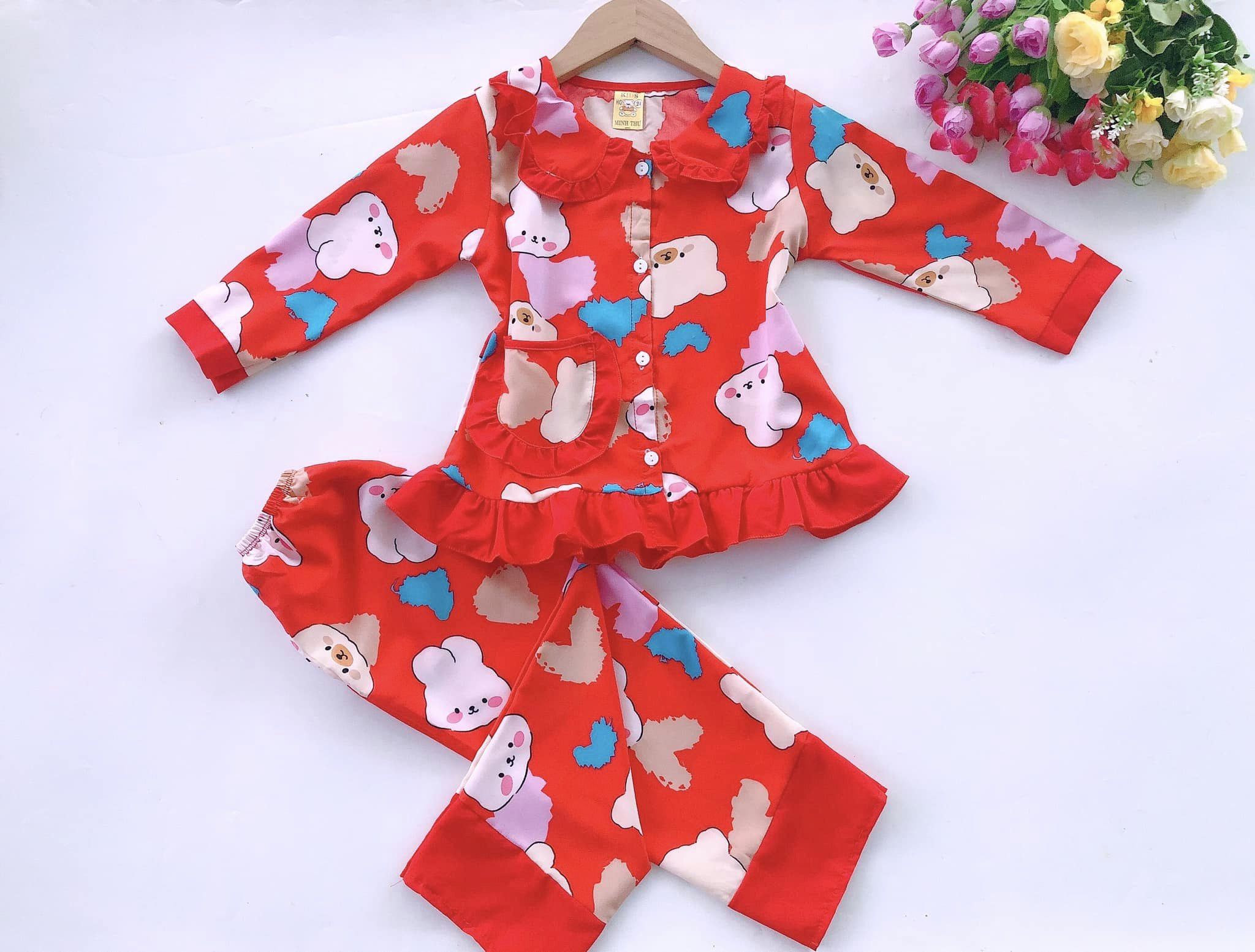 [🆕🇻🇳] Duy khang shop – Shop chuyên mua bán quần áo trẻ em giá rẻ 🧑‍🧒❤️️👶⭐️ Bộ dài tiểu thư cho bé￼
Vãi lụa￼
Size bé 15 đến 17 ky
3 bộ 100k
, shares-0✔️ , likes-45❤️️ , date-2024-06-30 00:44:33🇻🇳🇻🇳🇻🇳📰🆕