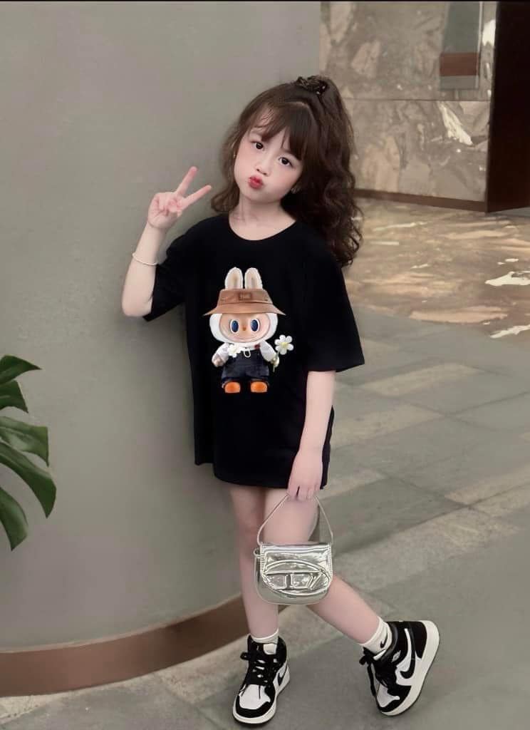 [🆕🇻🇳] Giang Kids- thời trang cao cấp cho bé 🧑‍🧒❤️️👶⭐️ Trai gái bơi hết vào đây ạ
LABUBU làm loạn trái đất rồi!!!
Kid sz 100-160/ lớn s m l
E sẵnnnnnnn!
Ib e liền nha
, shares-0✔️ , likes-2❤️️ , date-2024-07-03 14:40:50🇻🇳🇻🇳🇻🇳📰🆕