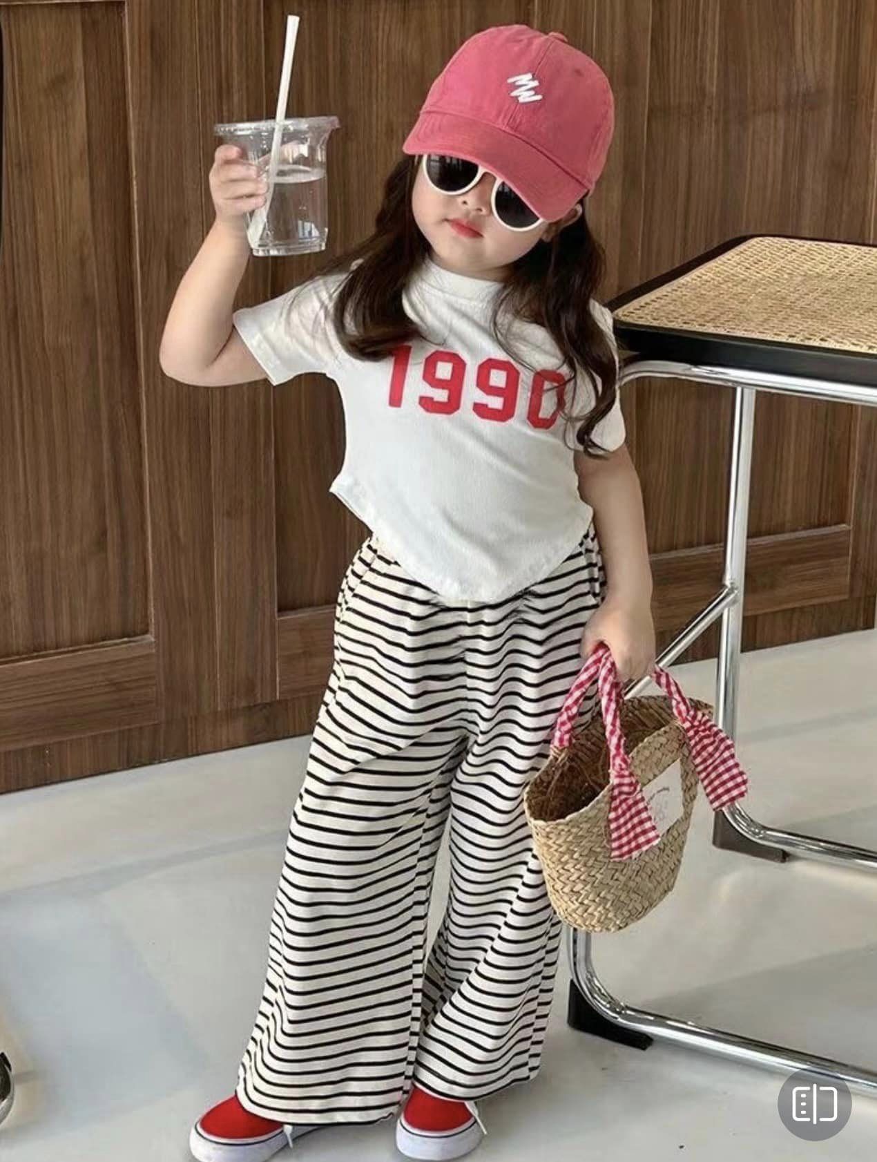 [🆕🇻🇳] NanaKids – Thời trang trẻ em Hàn Quốc 🧑‍🧒❤️️👶⭐️  ONLY #100k
Áo bơi #Peekaboo siêu xịn cho các Mom thích đồ bơi theo phong cách Hàn Quốc, ngại mặc bikini   form rộng, freesize  Bộ đồ có kèm túi chống thấ , shares-0✔️ , likes-0❤️️ , date-2024-06-30 06:24:15🇻🇳🇻🇳🇻🇳📰🆕