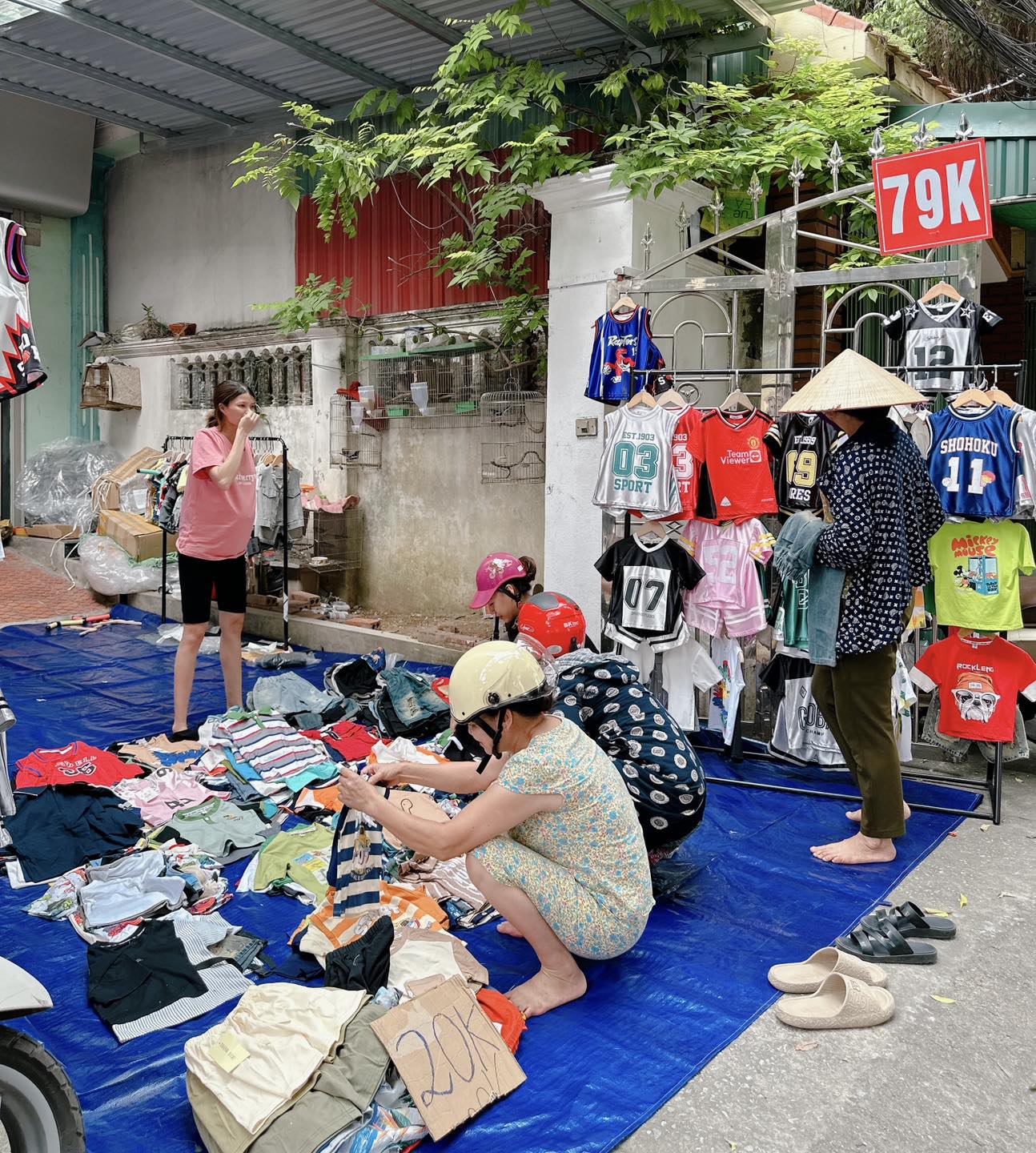 [🆕🇻🇳] Cẩm Vân Nguyễn – Thời trang cho bé yêu 🧑‍🧒❤️️👶⭐️ Vẫn còn nhiều lắm các bác ơi qua ủng hộ em kiếm bơ gạo xấu ạ. Bán đến 22h tối nên chiều mát đi làm về nhớ qua em nhé.
NHANH TAY NHANH TAY TUẦN LỄ THANH LÝ  , shares-1✔️ , likes-58❤️️ , date-2024-06-30 20:12:40🇻🇳🇻🇳🇻🇳📰🆕