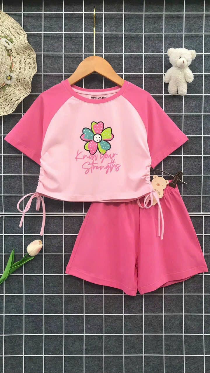 [🆕🇻🇳] Beekids – Quần Áo Trẻ Em & Phụ Kiện – Thời trang trẻ em BEE chuyên về quần áo trẻ em cao cấp cho bé từ 1-14 tuổi 🧑‍🧒❤️️👶⭐️ Set cho bé gái cưng dễ sợ luôn Mẹ. Nguyên bộ thun cotton 4 chiều mát lắm luôn, kiểu dáng thời trang phong cách, điệu điệu nữa Mẹ. Bộ này bé diện đi chơi, h , shares-0✔️ , likes-2❤️️ , date-2024-07-01 23:53:33🇻🇳🇻🇳🇻🇳📰🆕