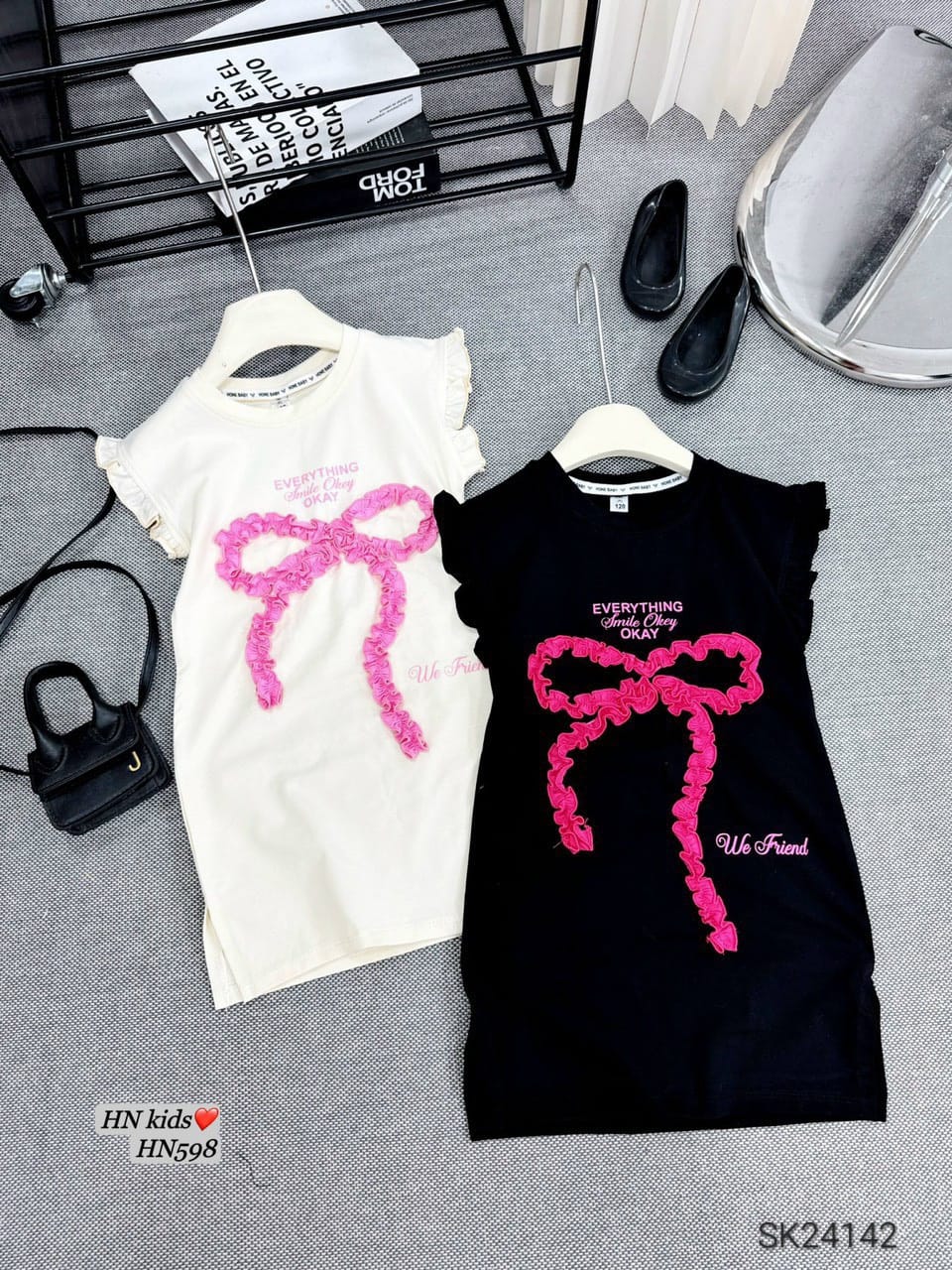 [🆕🇻🇳]  Sunny Kids – Thời trang cho bé – Sỉ/lẻ quần áo, phụ kiện trẻ em QCCC, QATE 🧑‍🧒❤️️👶⭐️ Cute xễuuu  ngoan xinh yêu của các mẹ đâu rồi
e váy xinh không thể thiếu trong tủ đồ của các con được ạ..Thiết kế táy cánh tiên bèo, đính lơ to, váy sẻ đi , shares-0✔️ , likes-0❤️️ , date-2024-07-05 14:54:19🇻🇳🇻🇳🇻🇳📰🆕