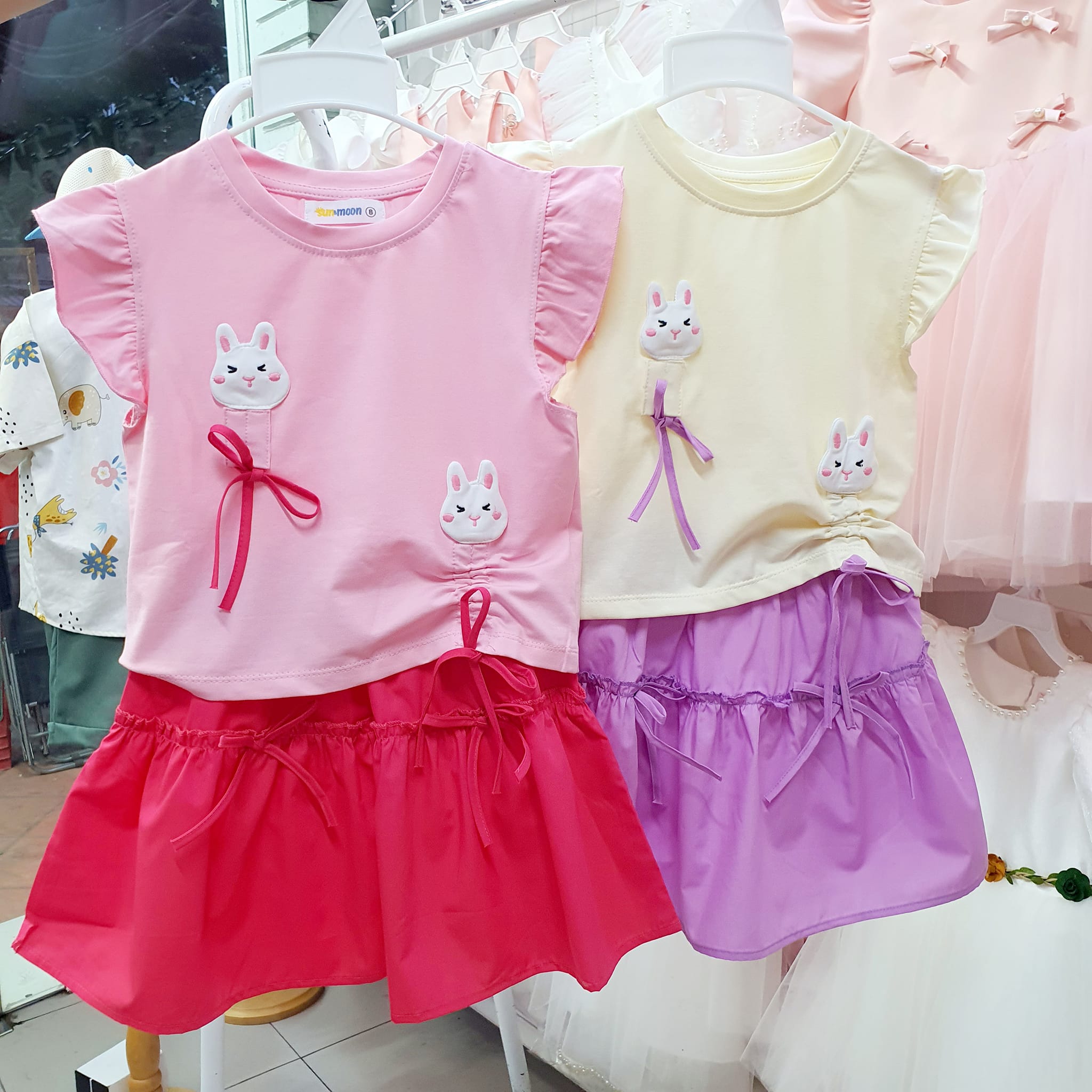 [🆕🇻🇳] Beekids – Quần Áo Trẻ Em & Phụ Kiện – Thời trang trẻ em BEE chuyên về quần áo trẻ em cao cấp cho bé từ 1-14 tuổi 🧑‍🧒❤️️👶⭐️ Siêu phẩm cho các nàng đây Mẹ. Áo thỏ đính nơ thiệt xinh. Chân váy mềm có quần trong bé mặc rất thoải mái luôn ạ. Mẹ nhanh tay sắm ngay cho con nheng
, shares-0✔️ , likes-2❤️️ , date-2024-07-05 00:10:43🇻🇳🇻🇳🇻🇳📰🆕