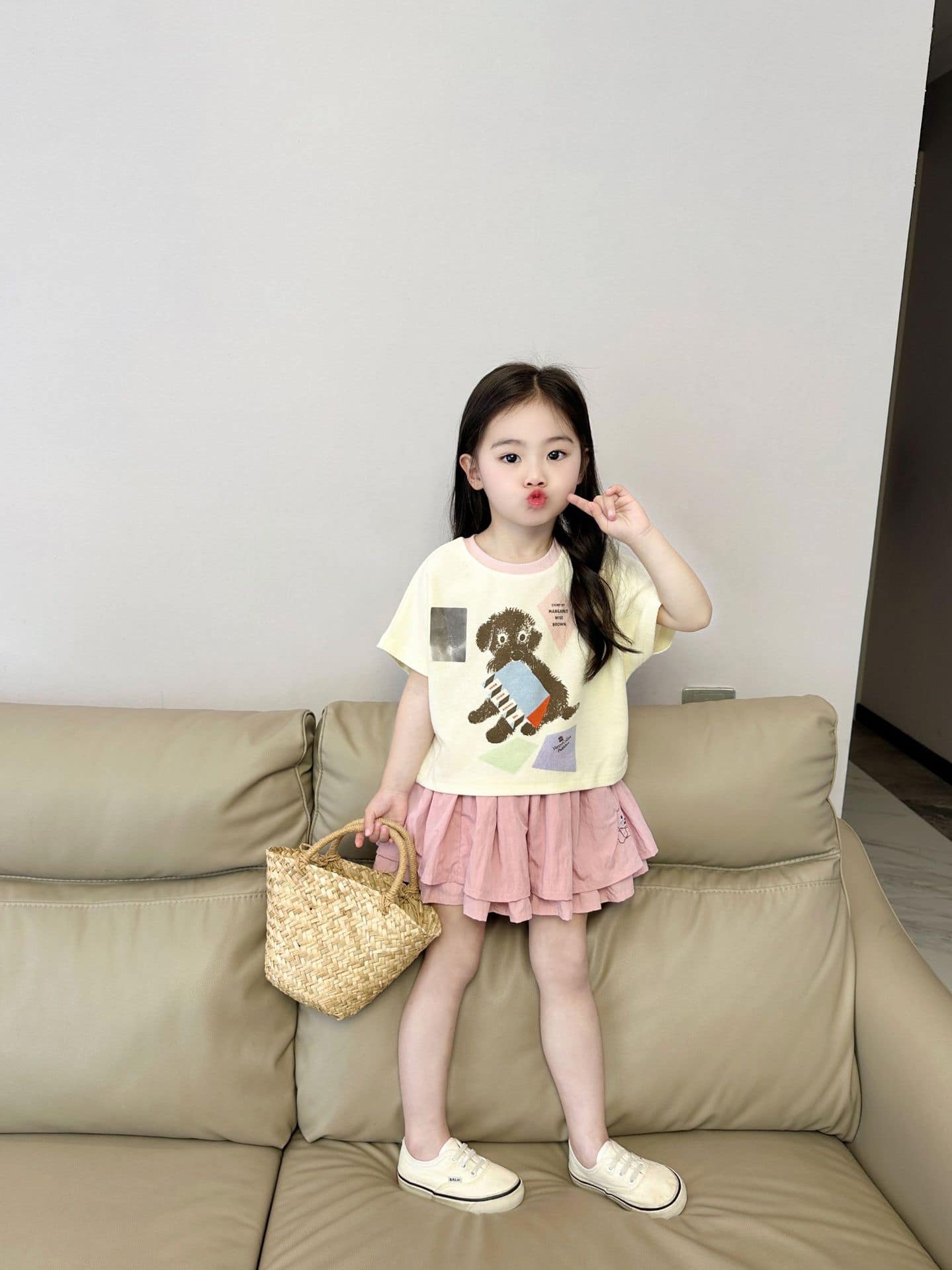 [🆕🇻🇳] NHI CHAN  (Kid Clothings) – Chuyên quần áo bé gái Quảng Châu cao cấp 🧑‍🧒❤️️👶⭐️ Hà Nội đẹp nhất về đêm
Tủ đồ đẹp nhất khi có thêm bộ này
Hè này bé diện đi học, đi chơi thì hết nấc ạ
Chất liệu mềm mát, thấm hút mồ hôi cho bé yêuHà , shares-0✔️ , likes-1❤️️ , date-2024-07-09 19:29:00🇻🇳🇻🇳🇻🇳📰🆕