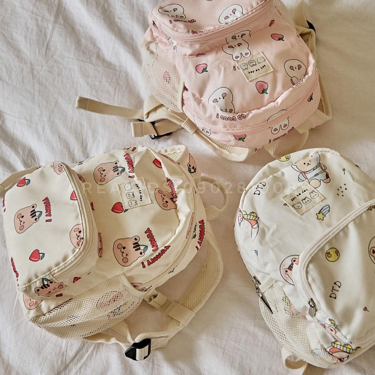 [🆕🇻🇳]  AreaKids – Chuyên hàng nội địa Hàn dành cho Mẹ và Bé 🧑‍🧒❤️️👶⭐️ Balo chống lạc mẫu mới nhất năm 2024 – Họa tiết và màu sắc nổi bật và dễ thương, cực kì nhẹ, cho con iu mang đi học là siu cưng luôn ạ.Trọng lượng nhẹ kh , shares-0✔️ , likes-0❤️️ , date-2024-07-05 13:48:24🇻🇳🇻🇳🇻🇳📰🆕