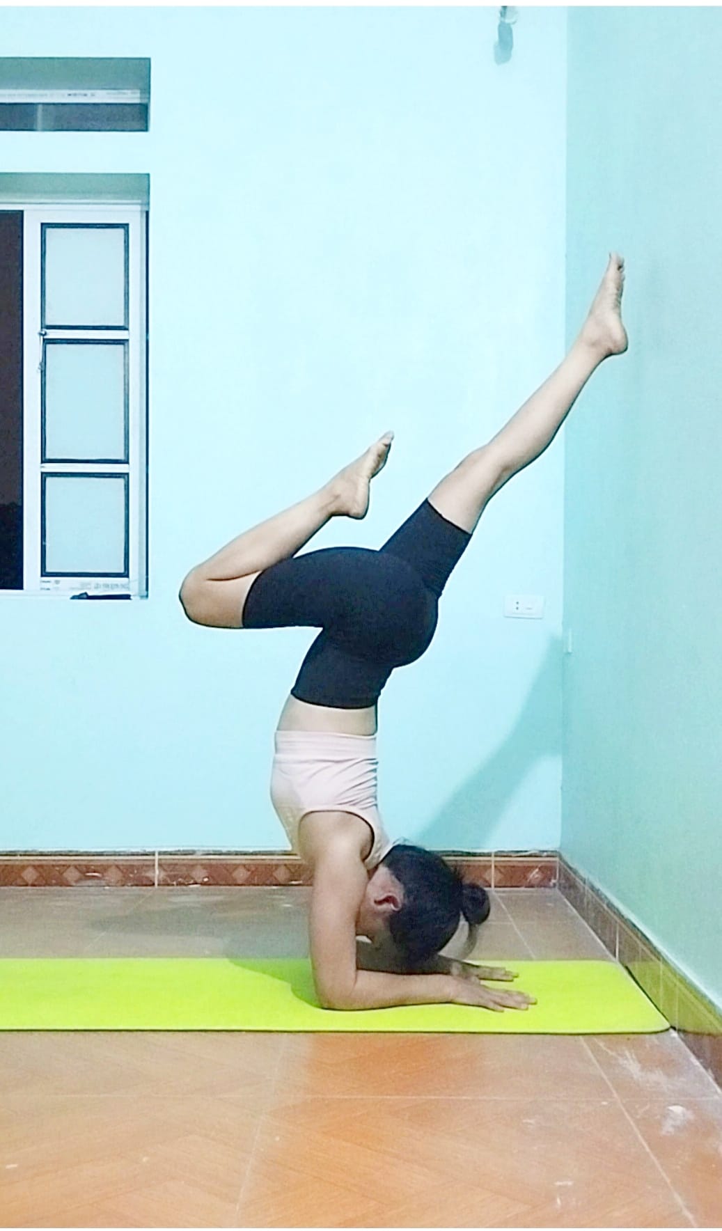 [🆕🇻🇳] Yoga Đam Mê 🧘 Top1Yoga 🤸🏻‍♀️ Ngày ngày plank, đẩy cá heo rồi lại tập bật với tường và vòng!! Em vẫn đang chăm chỉ để có thể chinh phục đc tư thế mà mình yêu thích ạ!!#MyYoga.
 , shares-0✔️ , likes-95❤️️ , date-2024-07-08 16:48:14🇻🇳🇻🇳🇻🇳📰🆕