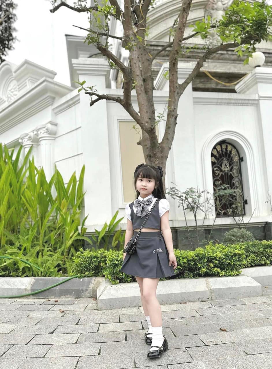 [🆕🇻🇳] Su An Kids – Phân phối Sỉ & Lẻ Quần áo trẻ em hàng Quảng Châu CC, VNTK 🧑‍🧒❤️️👶⭐️ Deal hot chào mùa học sinh #Sale_140k Sét áo xước thái phối thô cổ điệu đà, chân váy xếp ly kiểu, có quần bảo hộ, tặng kèm nơ thắt xinh tháo rời
xinh thế  , shares-0✔️ , likes-1❤️️ , date-2024-07-09 17:14:49🇻🇳🇻🇳🇻🇳📰🆕