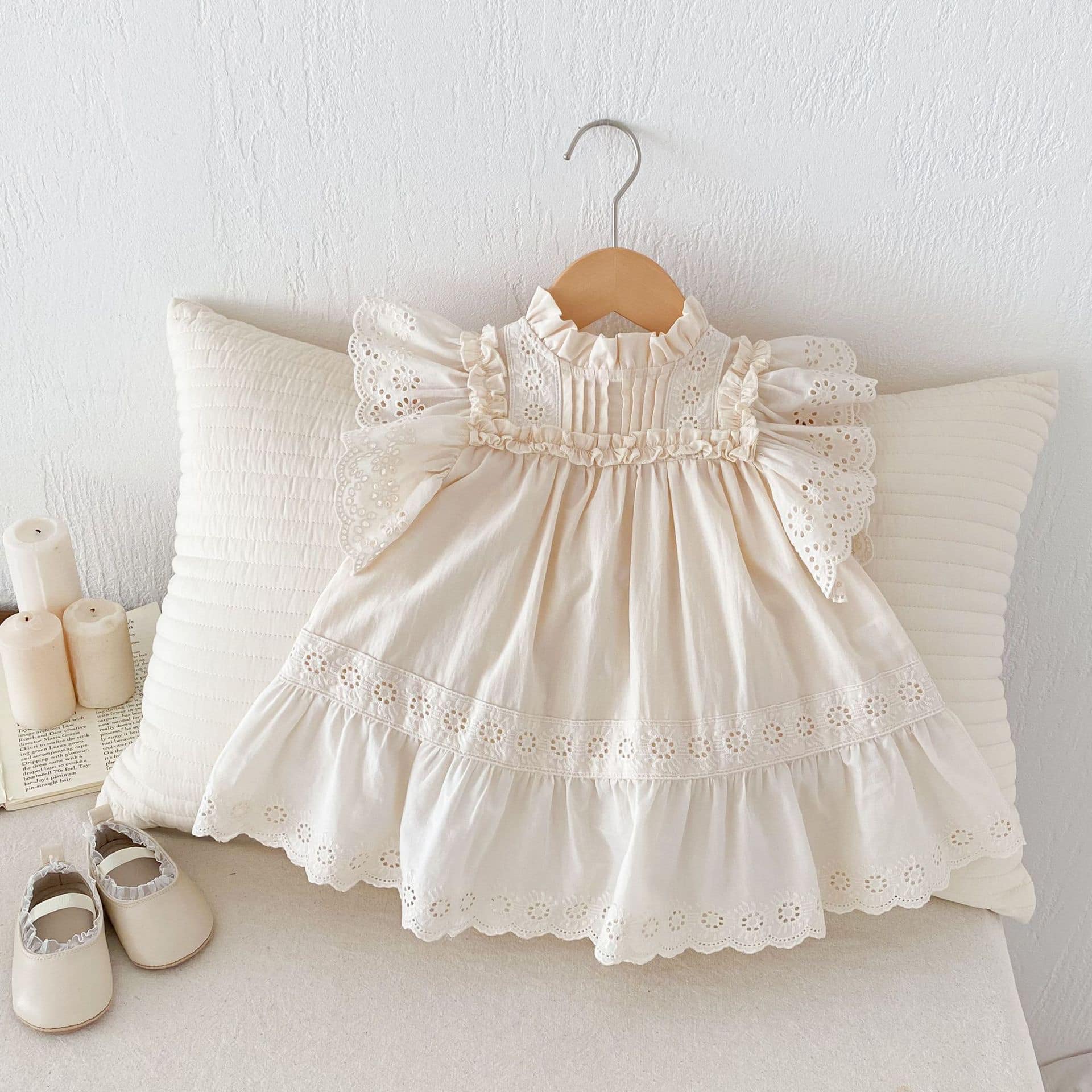 [🆕🇻🇳] Baby Closet luôn muốn được đồng hành cùng các mom chăm sóc, bảo vệ và yêu thương các con 🧑‍🧒❤️️👶⭐️ Chắc ai đó cũng sẽ cần đến những mẫu đầm bánh bèo thế này . Kiểu tiểu thư sang chảnh ý, từ cổ đến các tầng váy đều phối ren & xếp ly cầu kì .
Chất vải mềm , shares-0✔️ , likes-4❤️️ , date-2024-07-11 09:02:54🇻🇳🇻🇳🇻🇳📰🆕
