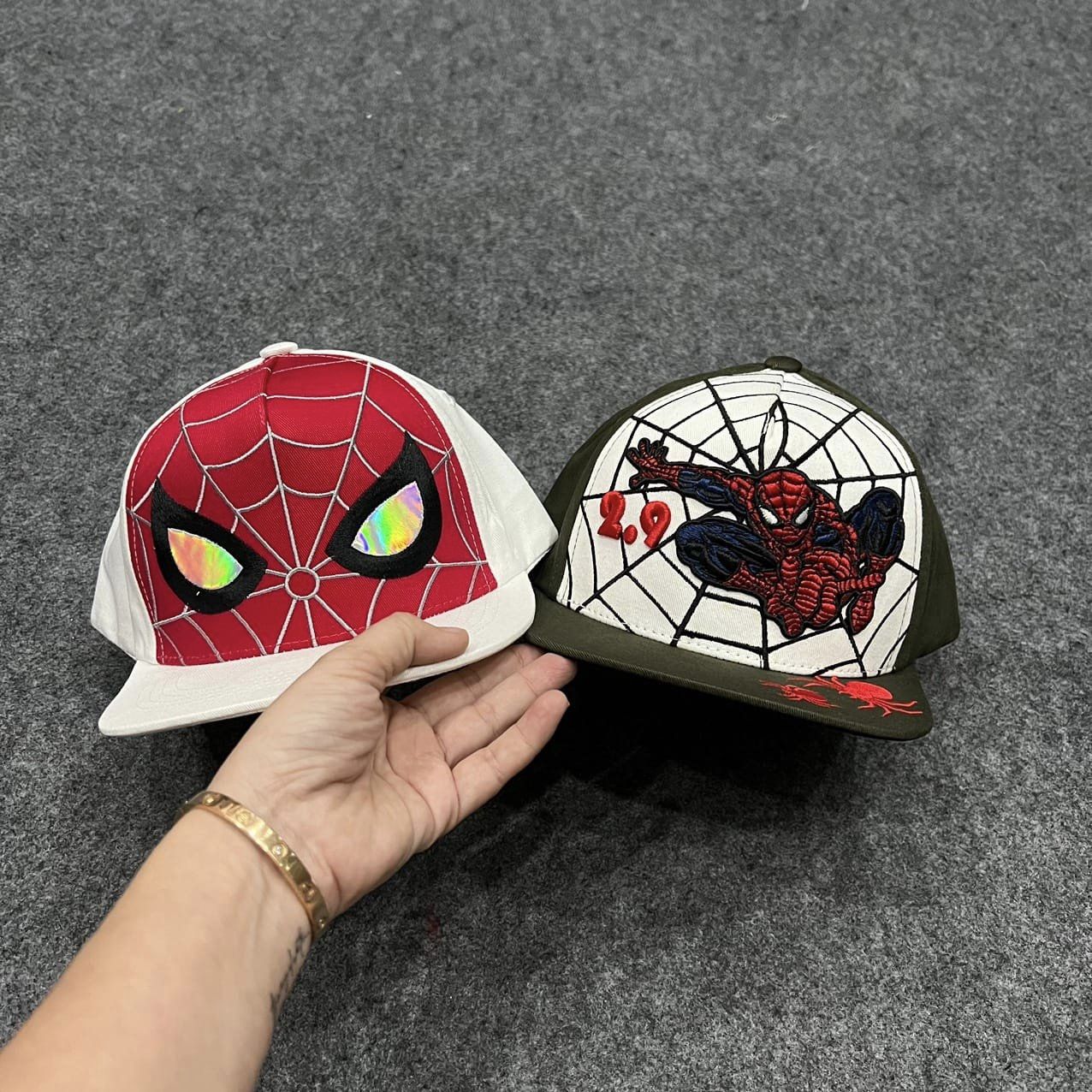 [🆕🇻🇳] Quần Áo Trẻ Em Thegioiconyeu – ✨ CHUYÊN QUẦN ÁO BÉ TRAI – NÓN – PHỤ KIỆN 🧑‍🧒❤️️👶⭐️  Nắng Mưa Là Chuyện Của Trời
Nón Xinh Để Đội…Bé Là Để Yêu   Nón snapback Quảng Châu xịn sò đây Mom ơi
Chất đẹp, form chuẩn, phía sau có thu rút.  Si , shares-0✔️ , likes-0❤️️ , date-2024-07-10 20:35:10🇻🇳🇻🇳🇻🇳📰🆕