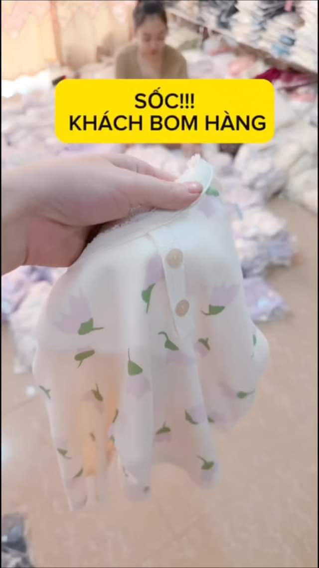 [🆕🇻🇳] Shop Mẹ Tôm – Chuyên Quần Áo Trẻ Em 🧑‍🧒❤️️👶⭐️ CỨU EM VỚI
HÀNG TẮC BIÊN BÂY GIỜ MỚI VỀ
BÁNTẶNG (ko nghe nhầm ạ)
DỄ THƯƠNG HẾT NẤCCC
Set đồ  cho bé siêu xinh luôn ạ
Yêu cầu mom có con từ  , shares-33✔️ , likes-363❤️️ , date-2024-08-12 13:29:48🇻🇳🇻🇳🇻🇳📰🆕