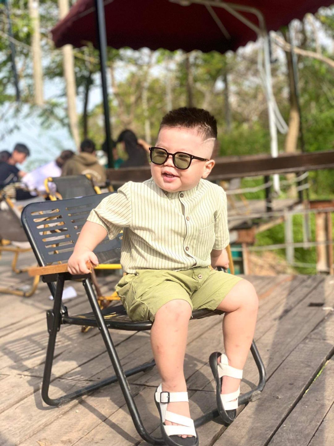 [🆕🇻🇳]  Suri baby kids – Thời trang cho bé thiết kế, hàng QC Cao Cấp 😎❤️️⭐️ HOTT CHẤN ĐỘNG HÀNG VỀ ĐẸP NHẤT NĂM NAY SALE 50%%% RỒI ĐÂY Ạ
Em lên combo 2 set siu rẻ kèm miễn ship cho các mom lựa chọn nha
ĐỦ size 8-35kg
Nhận hàng đ , shares-27✔️ , likes-15K❤️️ , date-2023-12-12 16:29:12🇻🇳🇻🇳🇻🇳📰🆕