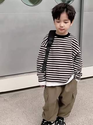 [🆕🇻🇳] Tiệm nhà Min – Shop chuyên quần áo trẻ em hàng QCCC, phong cách Hàn Quốc 😎❤️️⭐️  Áo len sọc phối thun thời trang
Hàng thu đông năm nay nhà Min về toàn mẫu hot
Các mẹ nhanh tay inbox cho tiệm chúng mình nhé
Size: 90-150
Shopee mall: , shares-0✔️ , likes-10❤️️ , date-2023-12-26 18:55:01🇻🇳🇻🇳🇻🇳📰🆕