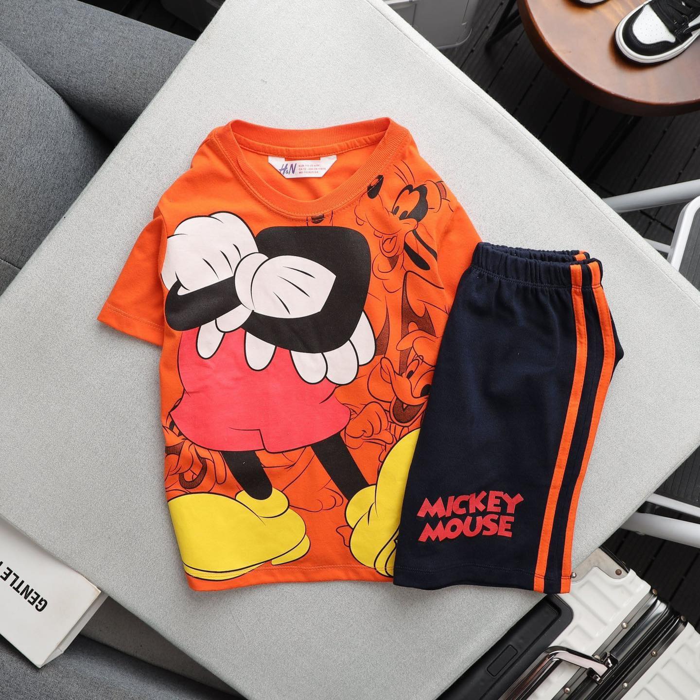 [🆕🇻🇳]  BIN’S HOUSE Chuyên Sỉ & Lẻ Hàng Hiệu Xuất Dư Trẻ Em 😎❤️️⭐️ #119k /b bộ áp dụng đơn 3 bộ
#Miễn #Ship đơn 3 bộ
Size 10-25kg
Bộ cotton xuất dư
– Nhận hàng được kiểm hàng trước
– Hổ trợ đổi size nếu không vừa , shares-2✔️ , likes-1❤️️ , date-2024-01-05 17:34:51🇻🇳🇻🇳🇻🇳📰🆕