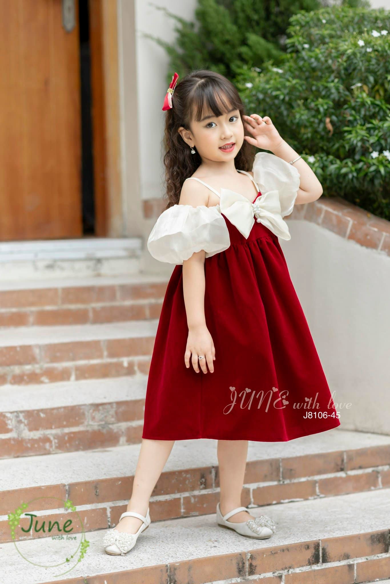 [🆕🇻🇳] 3H SHOP – Nhà sản xuất và phân phối quần áo trẻ em chất lượng cao 😎❤️️⭐️ Xứng đáng siêu phẩm ạ!
Sang xịn vô cùng ạ. Thiết kế cực xinh bé diện dự tiệc cực chảnh ạ
Chất liệu nhung tuyết mềm xịn cùng tơ óng sang xịn lắm ạ
Xứng  , shares-0✔️ , likes-4❤️️ , date-2024-01-17 21:26:01🇻🇳🇻🇳🇻🇳📰🆕