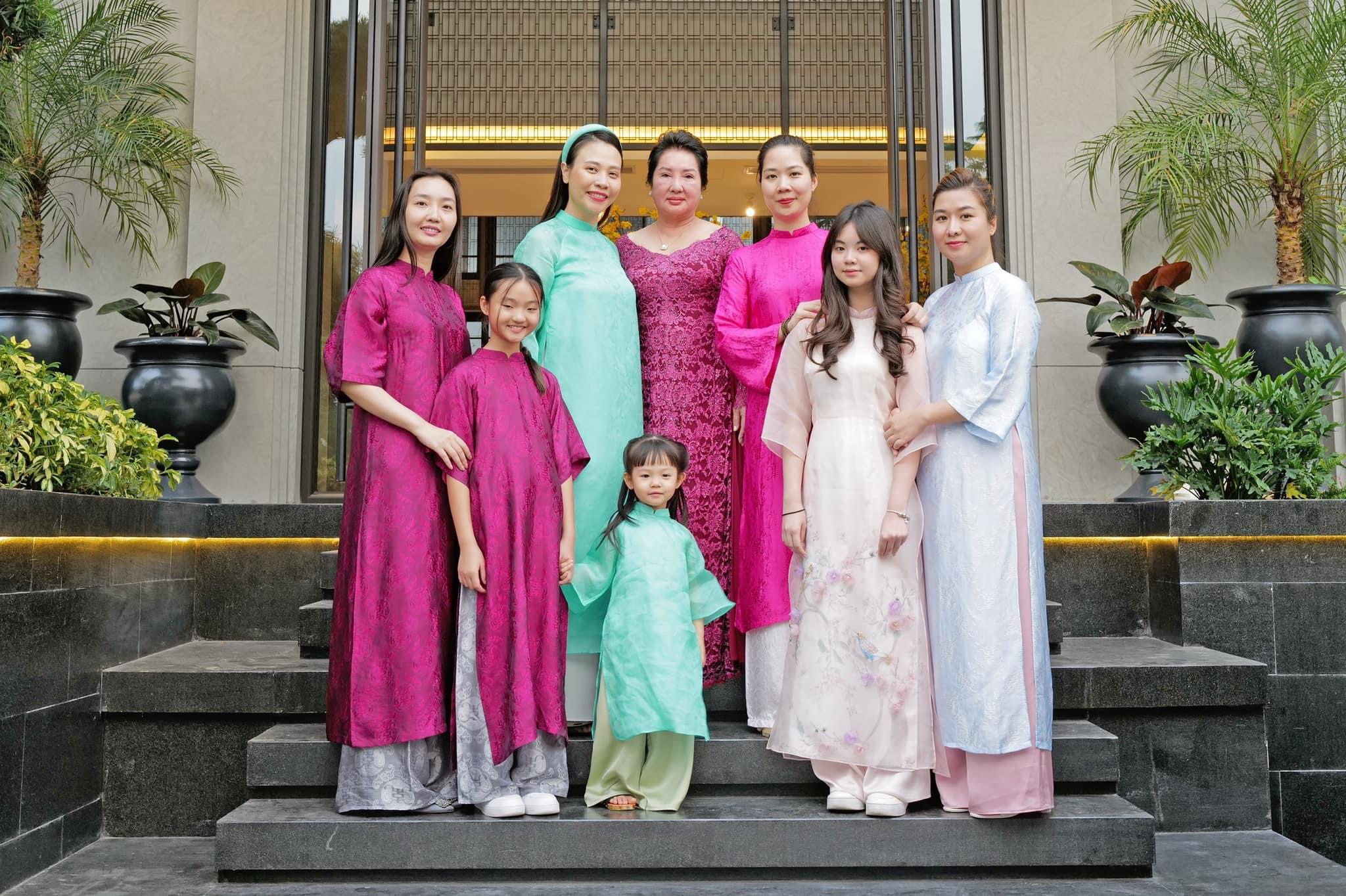 [🆕🇻🇳]  Suri baby kids – Thời trang cho bé thiết kế, hàng QC Cao Cấp 😎❤️️⭐️ Em lên tiếp Combo 2 bộ siêu rẻ kèm #Freeship chào xuân cho bé nhé
Chất cotton mềm mát mẹ yên tâm nha
Đủ sizd 8-35kg
Nhận hàng được kiểm tra thoải mái nh , shares-0✔️ , likes-54❤️️ , date-2024-02-16 20:22:04🇻🇳🇻🇳🇻🇳📰🆕