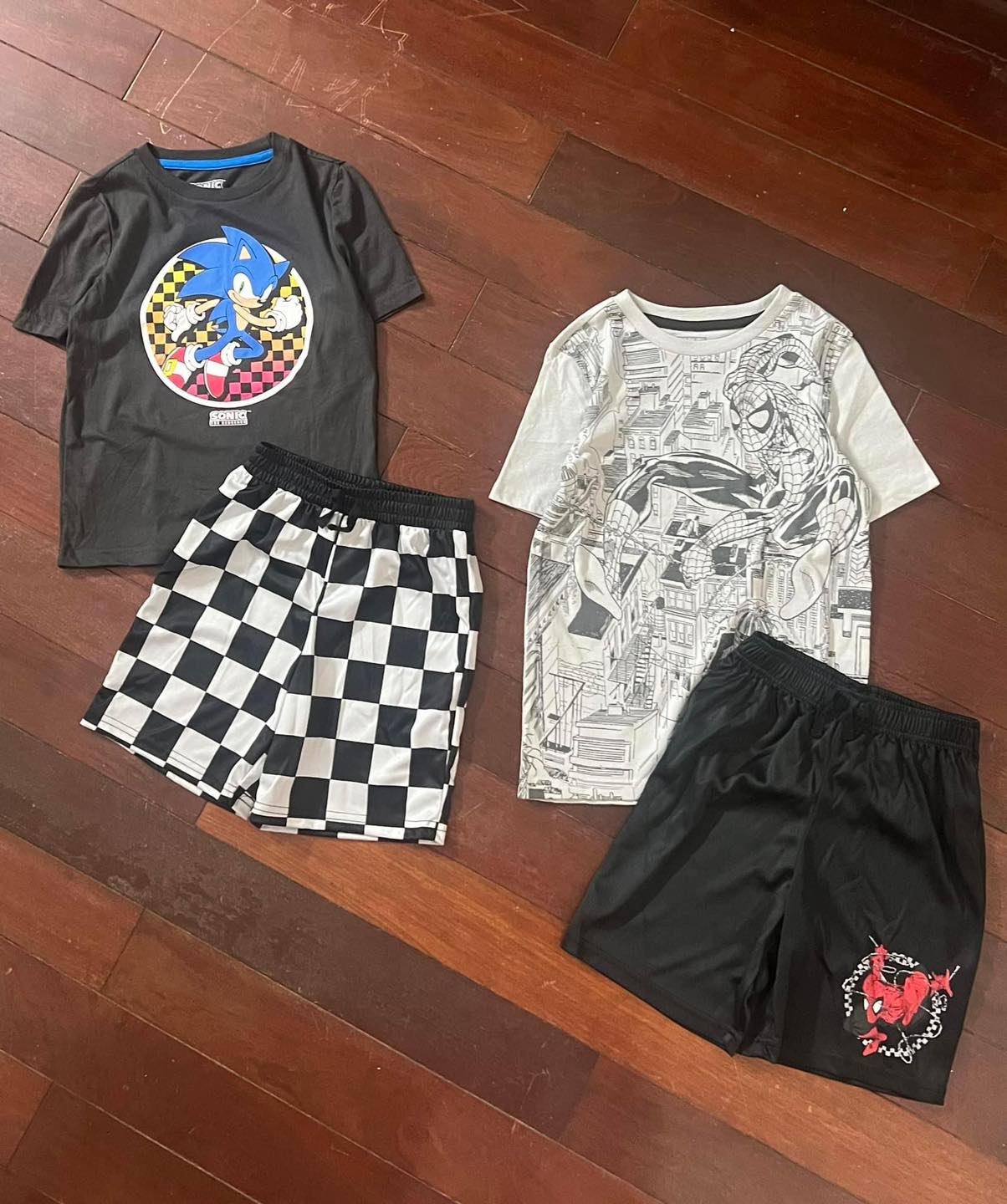 #HMV - full set dư xịn đétt
Đa số full tag mác các bác ạ, fan của Spiderman và Sonic đừng bỏ lỡ !!
Sz : 4Y đến 14Y ( tuỳ mẫu )
Pr : 1 4 0 k
Combo 3 mà