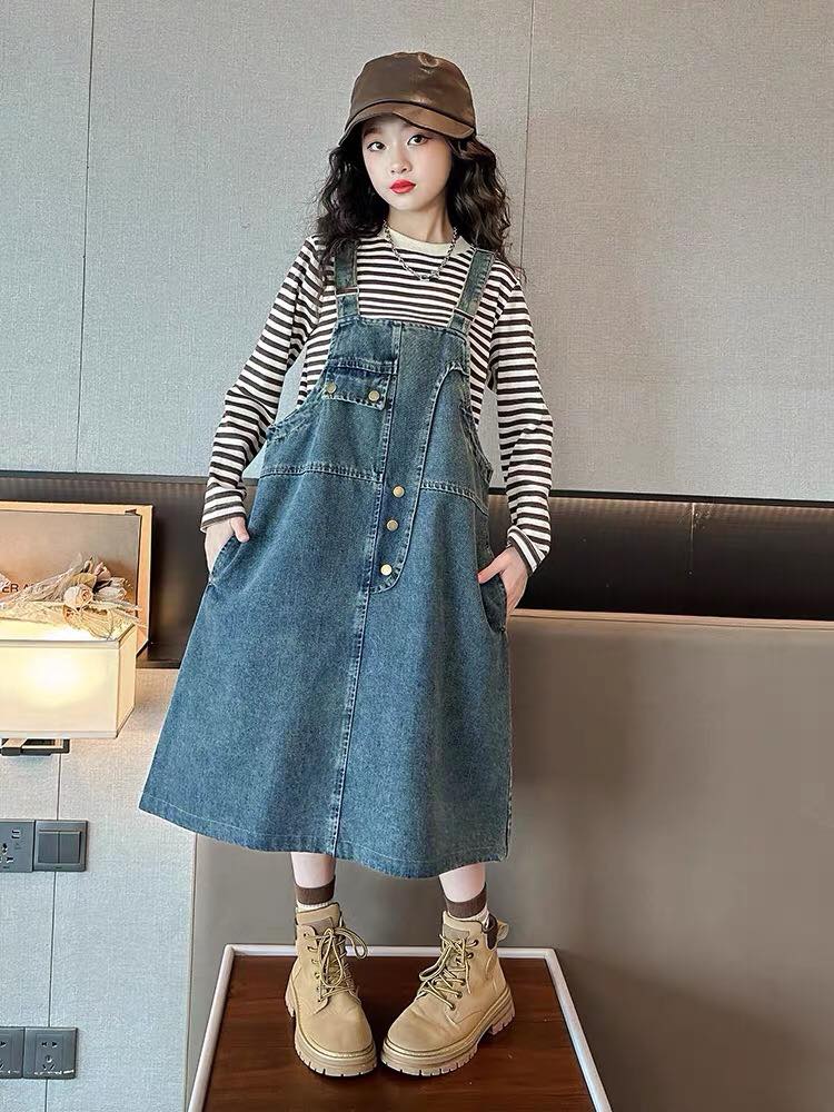 [🆕🇻🇳] BABY SHOP – thời trang trẻ em – Shop chuyên bán buôn, bán lẻ quần áo, giầy dép, phụ kiện trẻ em 🧑‍🧒❤️️👶⭐️ VÁY YẾM JEANS BÉ GÁI( không kèm áo)
Chất jeans mềm đẹp, kiểu dáng xuông sang chảnh, tiện lợi
Size:120-170(25-57kg)
Giá:350.000
, shares-1✔️ , likes-13❤️️ , date-2024-04-02 11:38:47🇻🇳🇻🇳🇻🇳📰🆕