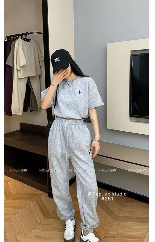 SALE #200k/ bộ ạ
Em còn đen, kem, xám nhaaa