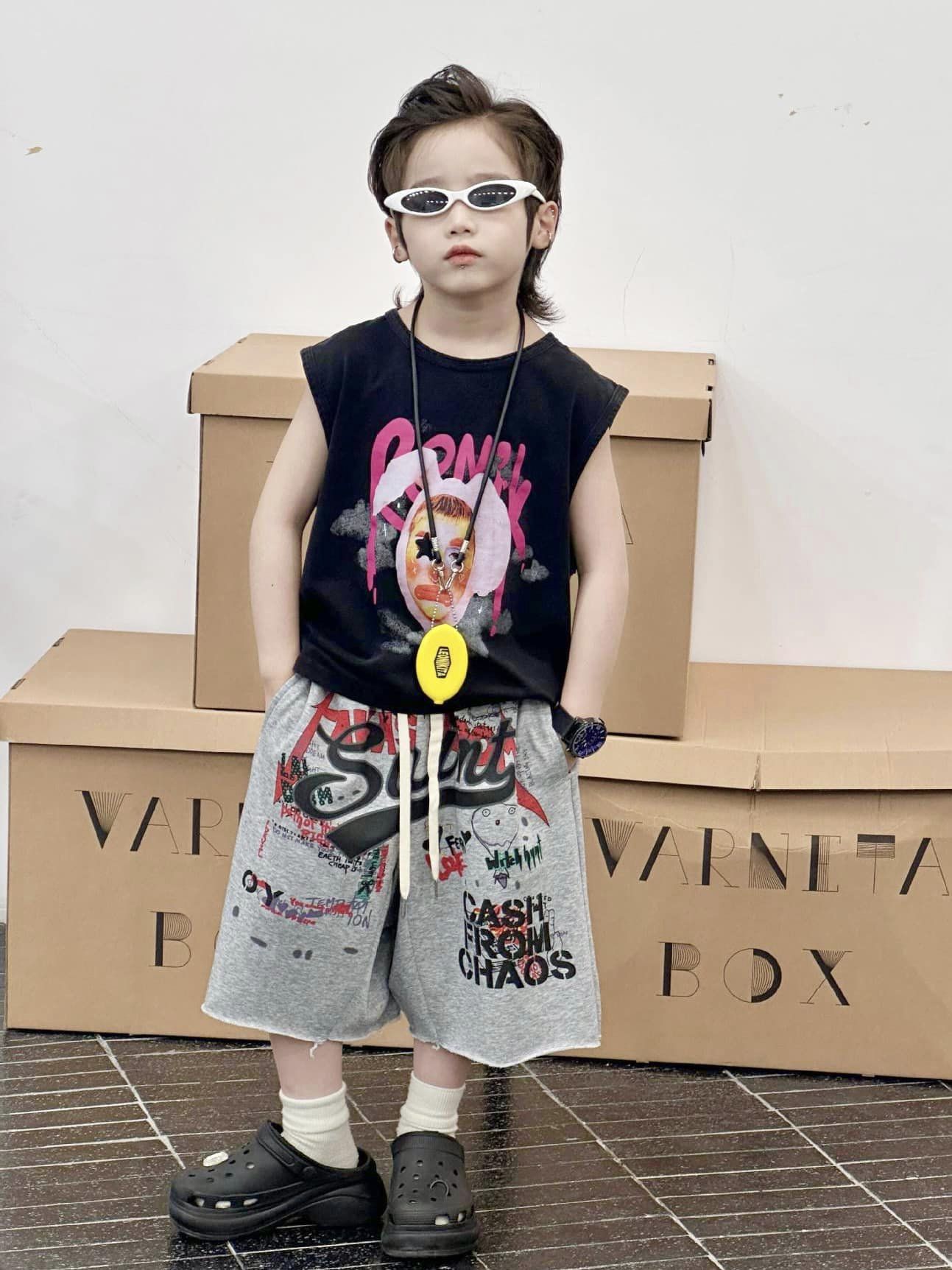 [🆕🇻🇳]  Voi Kun – Thời trang trẻ em có sẵn – Hàng Quảng Châu 🧑‍🧒❤️️👶⭐️ 𝐀́𝐨 𝐛𝐚 𝐥𝐨̂̃ 𝐯𝐚̀ 𝐪𝐮𝐚̂̀𝐧 𝐬𝐡𝐨𝐫𝐭 𝐜𝐚́ 𝐭𝐢́𝐧𝐡 𝐧𝐨̂̉𝐢 𝐛𝐚̣̂𝐭 !
Size 90-150
Link shopee áo:
Link shopee quần:
Link shopee băng đô:
Link shopee kính:
Link sh , shares-1✔️ , likes-5❤️️ , date-2024-05-15 18:05:52🇻🇳🇻🇳🇻🇳📰🆕