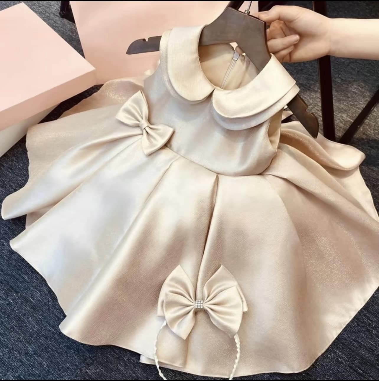 [🆕🇻🇳] Khoai Lúa Kidshop – Chuyên thời trang trẻ em hàng VNXK – Hàng QCCC 🧑‍🧒❤️️👶⭐️ Váy gấm tafta công chúa siêu xịn xò cho bé !
Size : 15-32kg
Hàng sẵn shop !
, shares-1✔️ , likes-8❤️️ , date-2024-04-23 23:37:07🇻🇳🇻🇳🇻🇳📰🆕