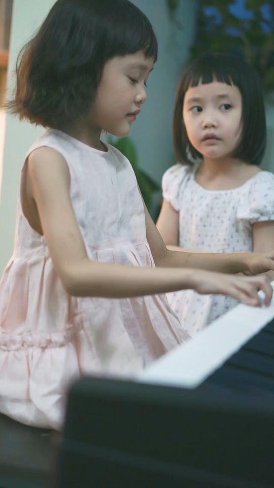 [🆕🇻🇳] Su Béo – Thời trang thiết kế cho bé yêu – Designs for our loves ♥ 🧑‍🧒❤️️👶⭐️ Ngẫu hứng phục vụ tí văn nghệ cuối tuần sẵn tiện Cô nào thương tình ghé vô page xem qua 1 tí nhà e có bán đồ trẻ em các thể loại.
Xin cảm ơn rất nhiều!
, shares-1✔️ , likes-94❤️️ , date-2024-06-21 23:58:43🇻🇳🇻🇳🇻🇳📰🆕