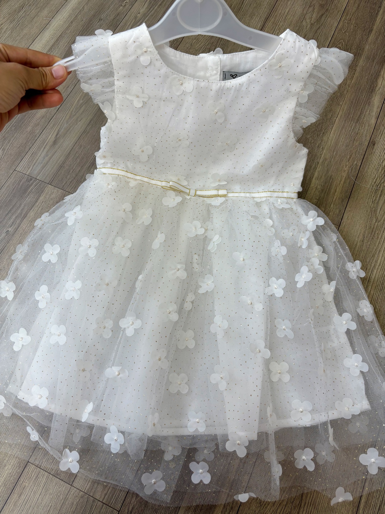 [🆕🇻🇳] BomBokids – Quần áo bé gái xuất khẩu 🧑‍🧒❤️️👶⭐️ Đầm tiệc bé gái xuất Anh dư xịn. Giá #280k/c
Bên ngoài lớp váy ren mềm thêu hoa 3D nổi rất xinh kết hợp kim tuyến tạo điểm nhấn, bên trong lớp ren  , shares-0✔️ , likes-3❤️️ , date-2024-05-13 18:21:54🇻🇳🇻🇳🇻🇳📰🆕