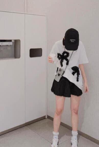 [🆕🇻🇳] Vyan – Mom & Baby Care 😎❤️️⭐️ DÂY ĐEO ĐIỆN THOẠI #75k  Tương tác với em mã này nha, đang hot quá luôn ý. Dây đeo điện thoại có kèm kẹp lưng xinh xĩu ce ơiiii  Có thể điều chỉnh vừa với  , shares-0✔️ , likes-0❤️️ , date-2024-05-14 03:41:48🇻🇳🇻🇳🇻🇳📰🆕