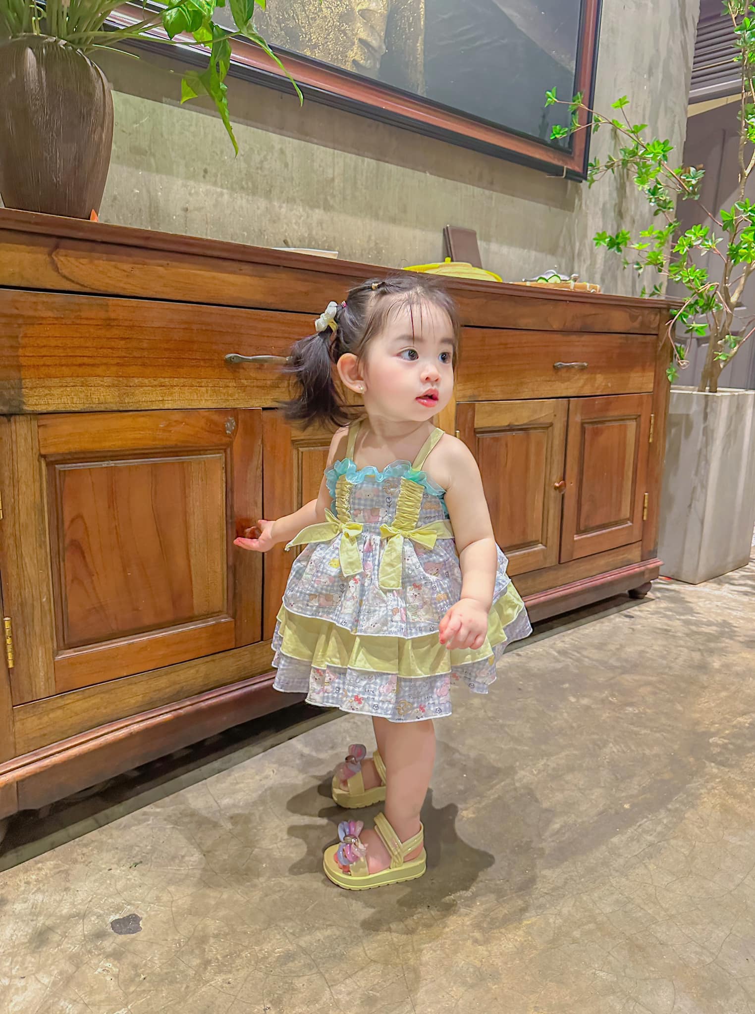 [🆕🇻🇳]  BB design – Chuyên đồ thiết kế dành cho mẹ và công chúa nhỏ 🧑‍🧒❤️️👶⭐️ Món quà xinh đẹp dành cho các con yêu ngày 01-06  Vẫn là form bồng xoè nhà e siêu đỉnh không cần mặc tùng ạ. Màu xanh – vàng nhẹ nhàng siêu yêu, có kèm chi , shares-4✔️ , likes-18❤️️ , date-2024-05-01 23:27:54🇻🇳🇻🇳🇻🇳📰🆕