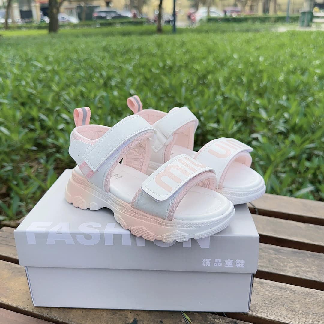 [🆕🇻🇳]  Kido Kid – Chuyên bán quần áo, giầy dép, mũ, khăn, phụ kiện trẻ em chính hãng 🧑‍🧒❤️️👶⭐️  #SĂN__QUÀ tháng 5
Nay là ngày cuối cùng của chương trình rồi ạ . Phụ Huynh đã #SĂN được quạt cho Bé chưa??
, shares-2✔️ , likes-145❤️️ , date-2024-05-18 21:36:15🇻🇳🇻🇳🇻🇳📰🆕