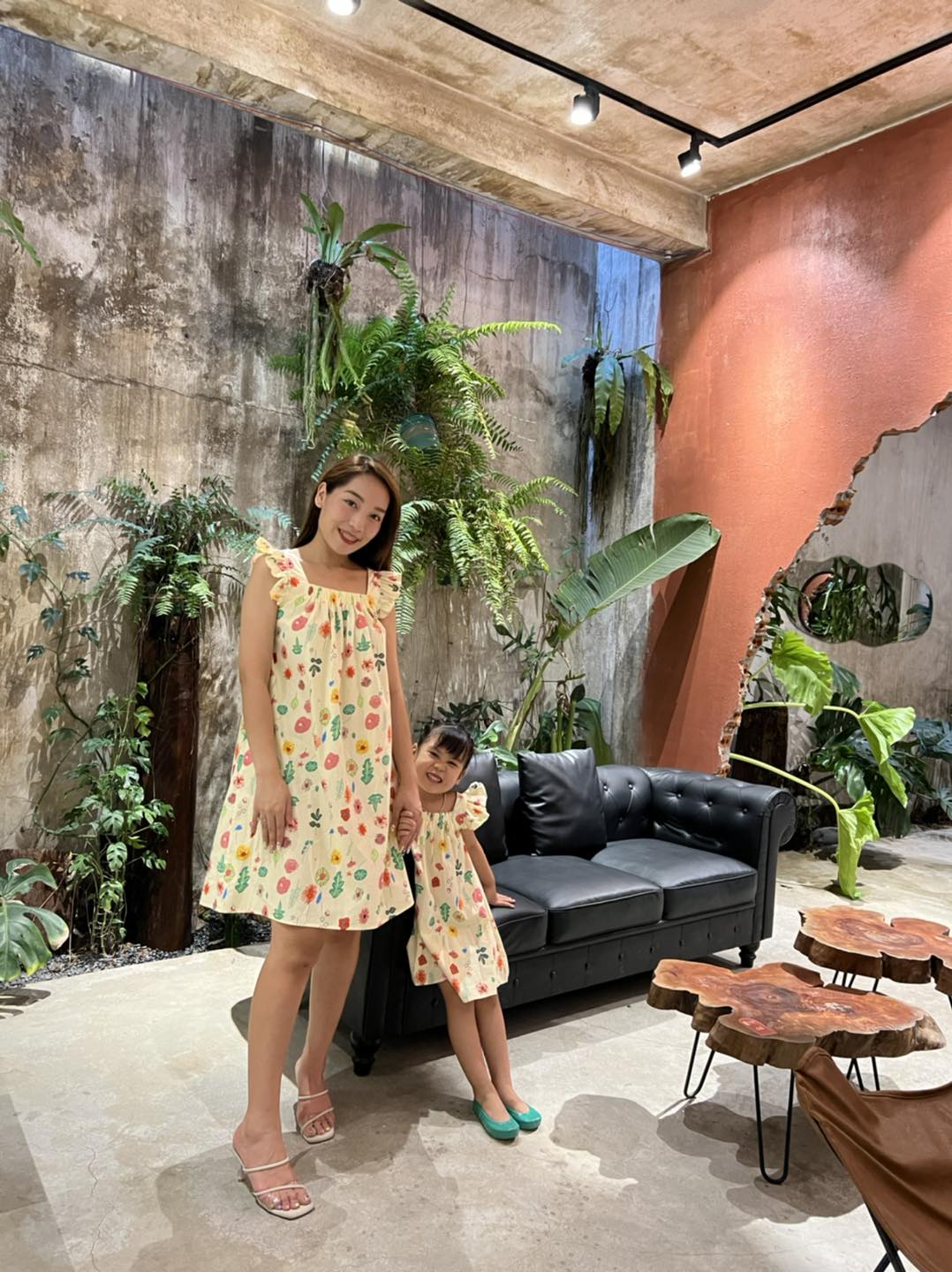 [🆕🇻🇳]  Little My – Cửa hàng quần áo sơ sinh & trẻ em 🧑‍🧒❤️️👶⭐️ Hãy yêu đời dù nắng hay mưa bão. Đời của mình, mình cứ vẽ cho xinh
Mùa Hè thật xinh của 2 Mẹ con mình đến rồi
Thêm 1 mã váy #mẹ và #bé #có_sẵn Mỳ mời c , shares-1✔️ , likes-69❤️️ , date-2024-05-16 14:46:24🇻🇳🇻🇳🇻🇳📰🆕