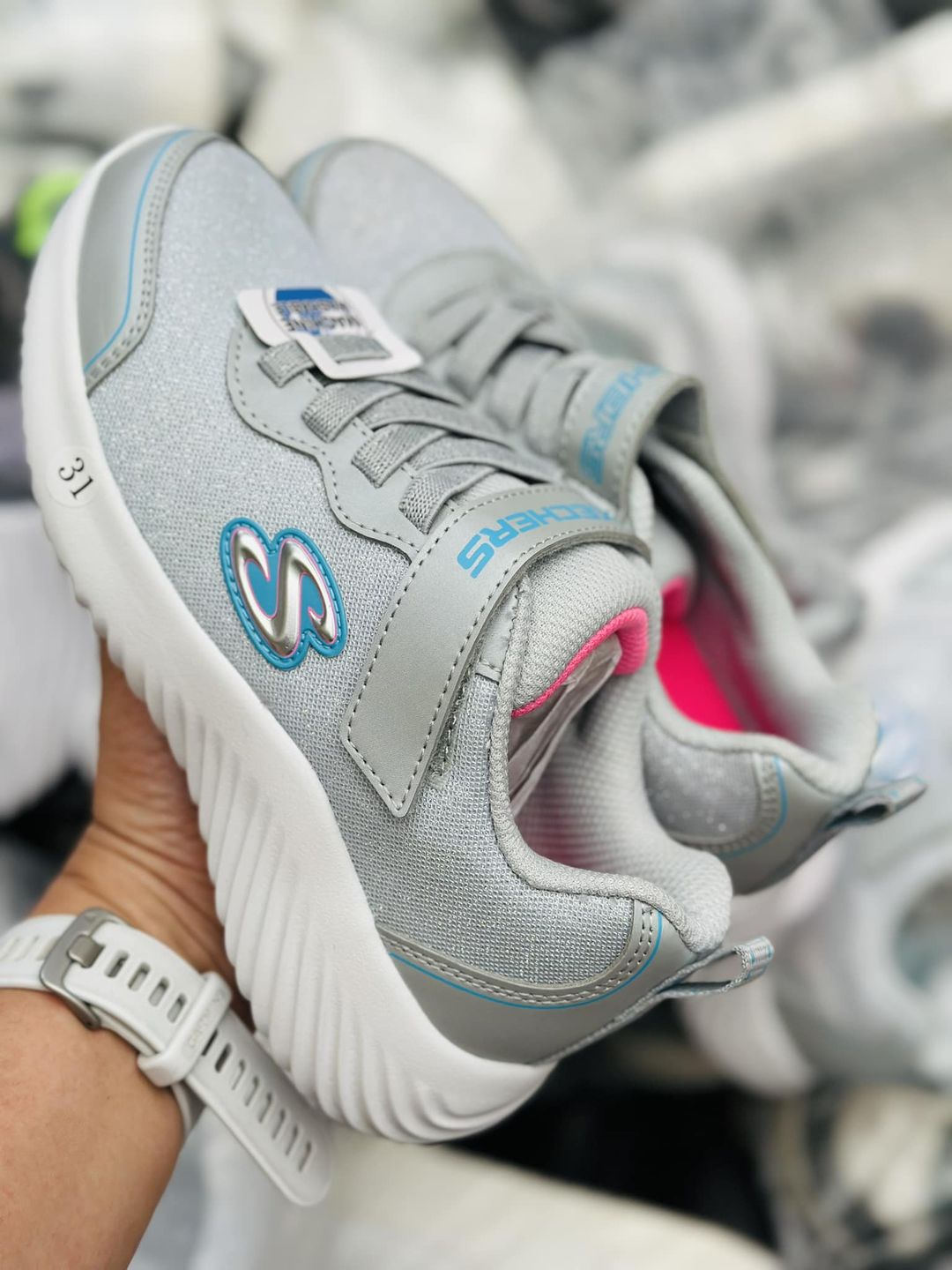 [🆕🇻🇳]  Nhà Ủn – sỉ/lẻ Quần áo trẻ em vnxk, cambodia xuất khẩu, tqxk 😎❤️️⭐️ Skechers xịn sò
Siêu nhẹ , êm
Size 29 tới 34
Sales 300k đôi
, shares-0✔️ , likes-2❤️️ , date-2024-05-29 03:17:33🇻🇳🇻🇳🇻🇳📰🆕