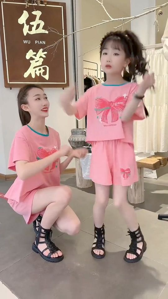 [🆕🇻🇳]  Mây Kid – Thời trang mẹ bé 🧑‍🧒❤️️👶⭐️ Set đồ siêu đỉnh, mẹ bé diện lung linh
Chất liệu nhập khẩu cao cấp đẹp mát mềm mịn
Fullsize cho mẹ bé
, shares-0✔️ , likes-17❤️️ , date-2024-06-15 04:58:23🇻🇳🇻🇳🇻🇳📰🆕